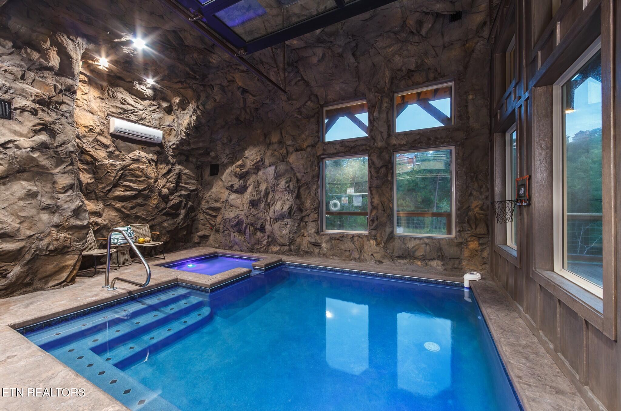 2139 Coopers Hawk Way Sevierville TN 37862