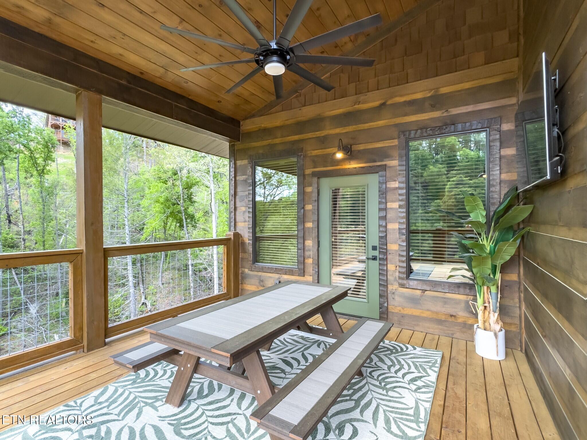 2139 Coopers Hawk Way Sevierville TN 37862