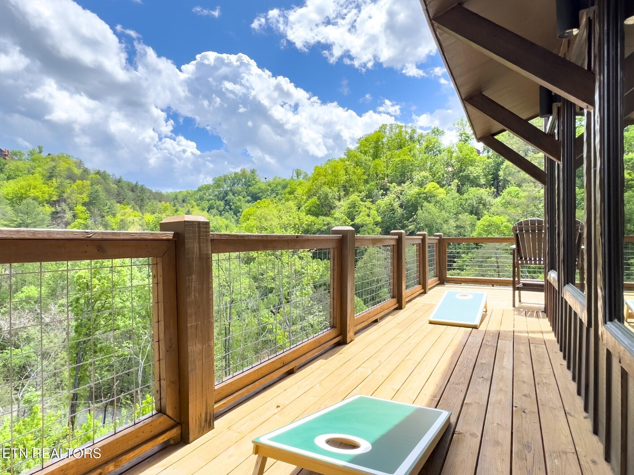 2139 Coopers Hawk Way Sevierville TN 37862