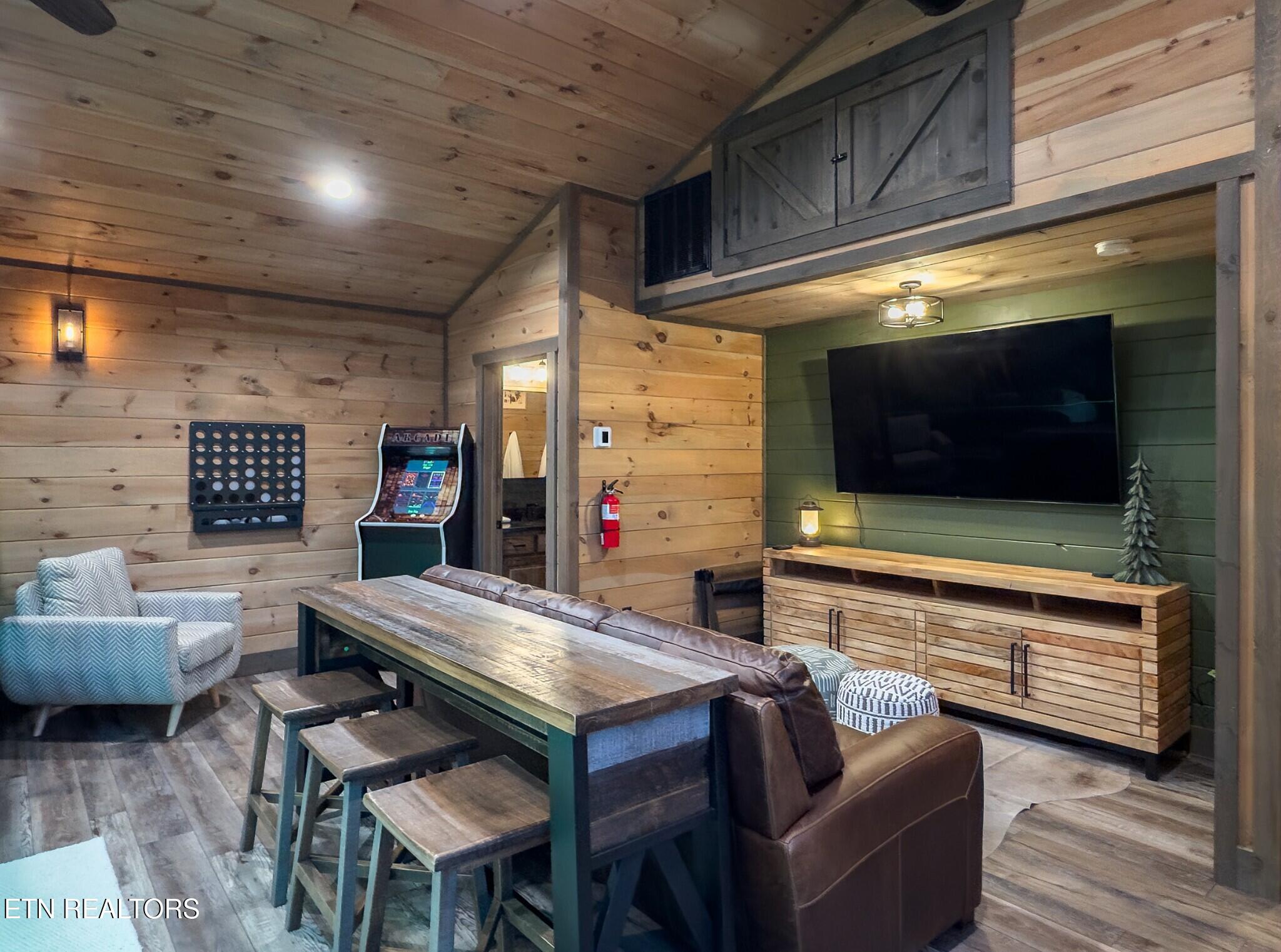 2139 Coopers Hawk Way Sevierville TN 37862
