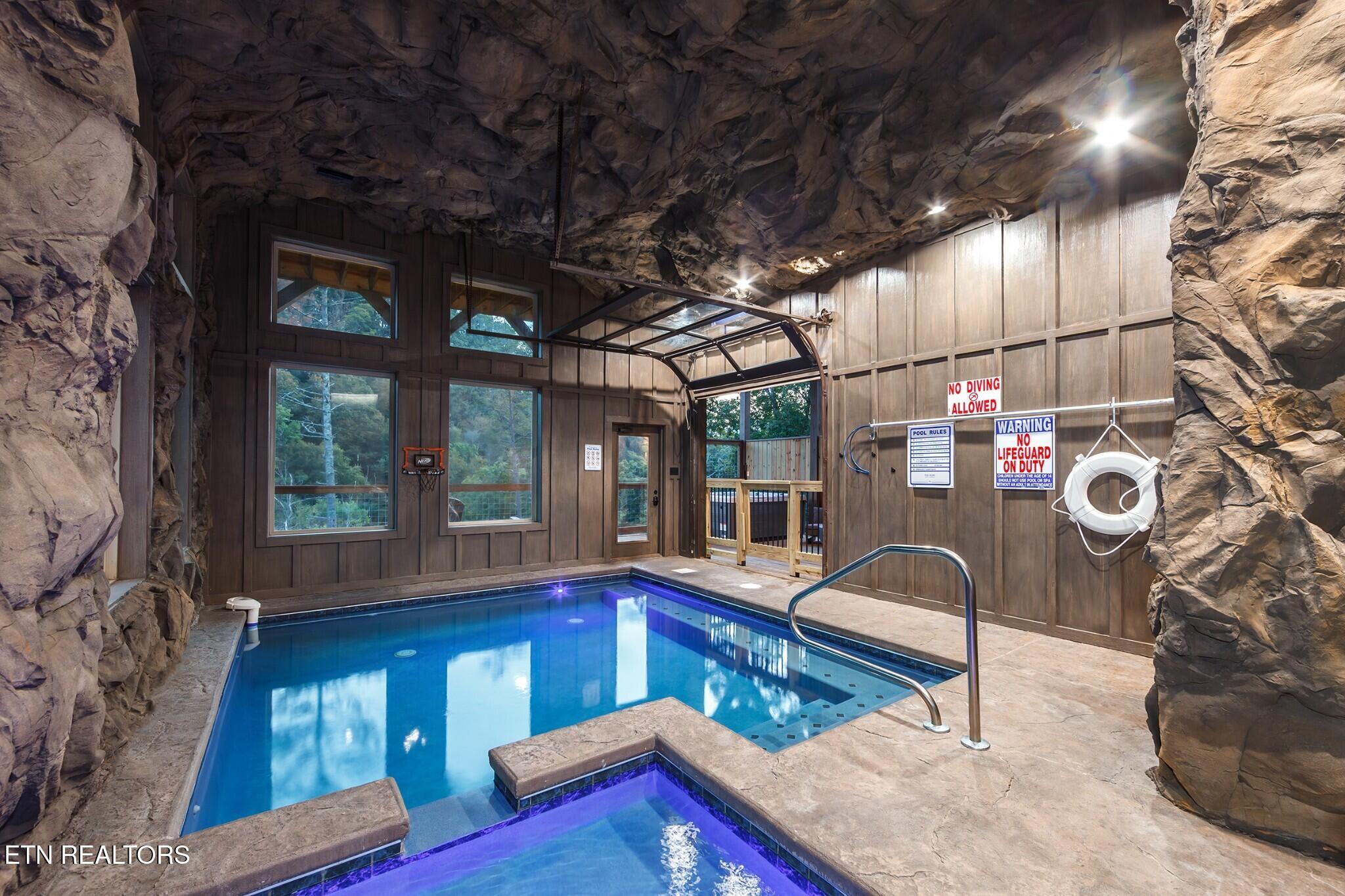 2139 Coopers Hawk Way Sevierville TN 37862