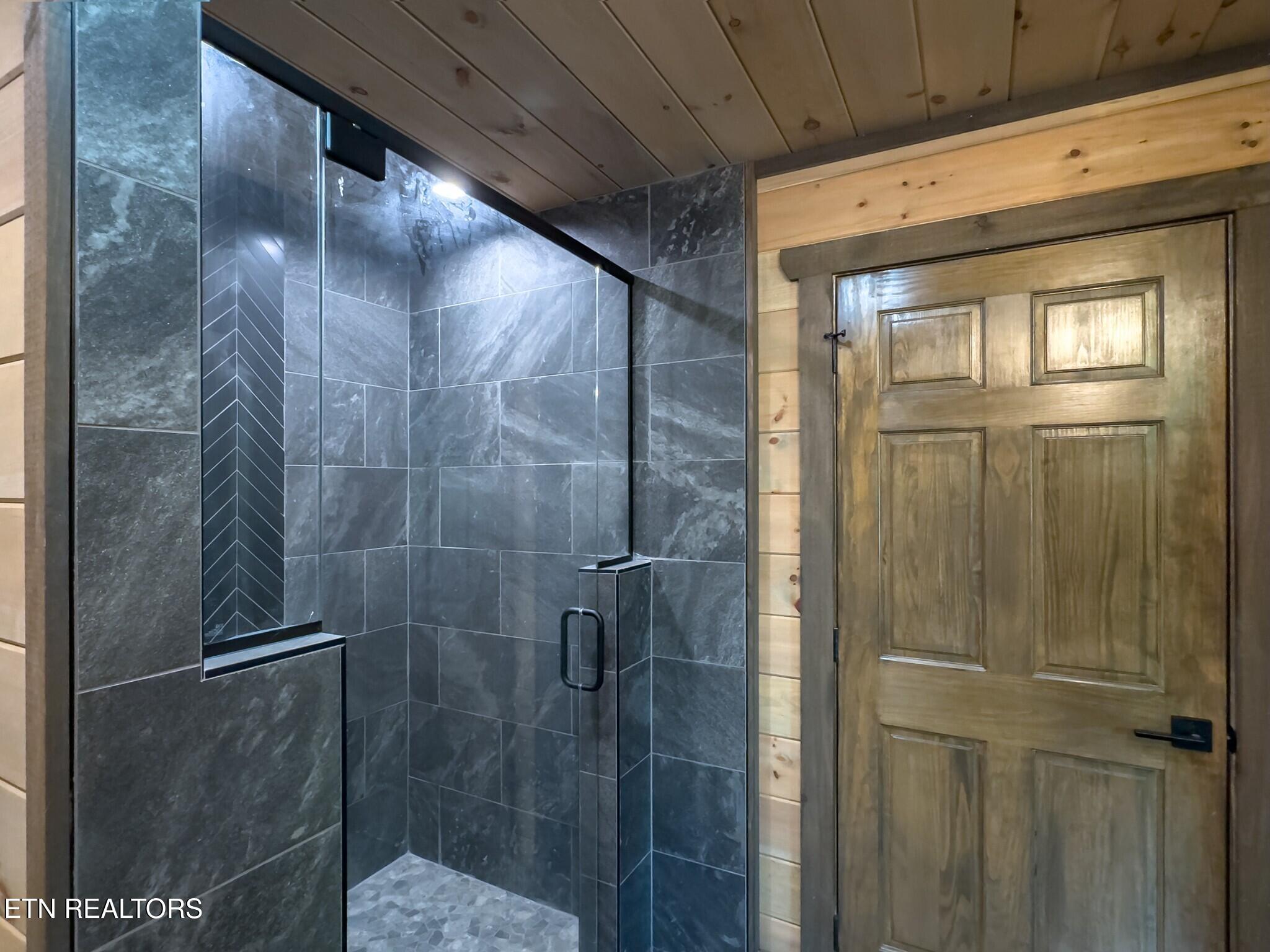2139 Coopers Hawk Way Sevierville TN 37862