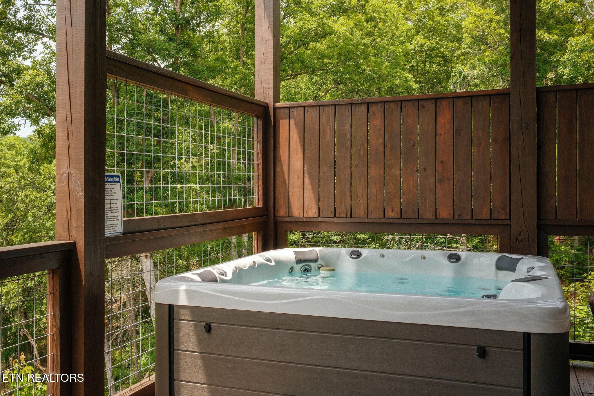 2139 Coopers Hawk Way Sevierville TN 37862