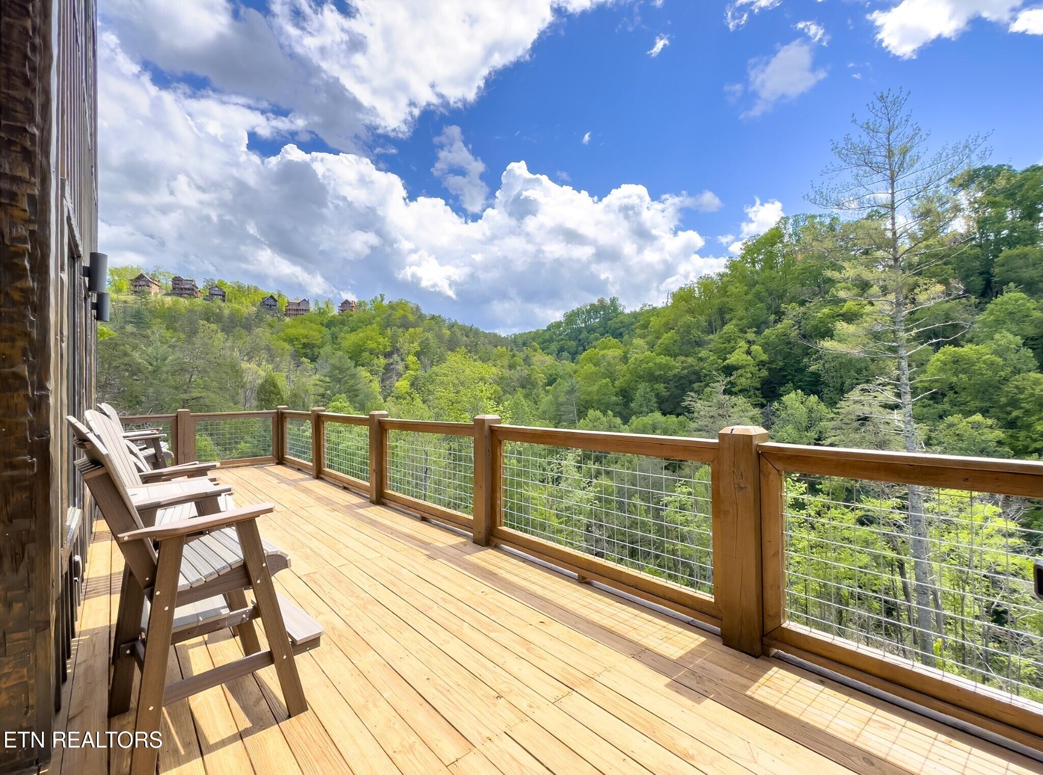 2139 Coopers Hawk Way Sevierville TN 37862