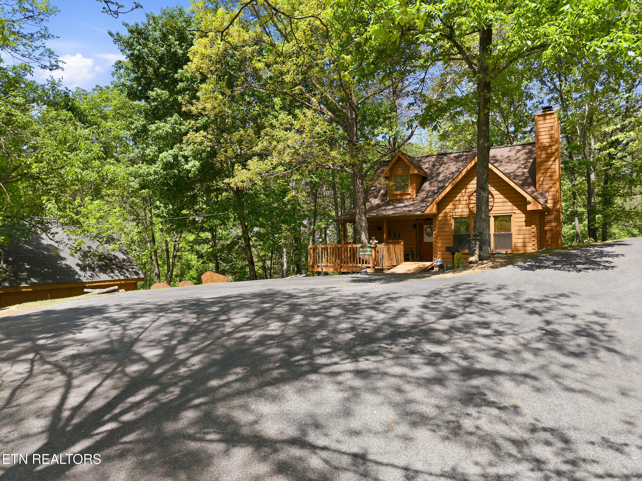 3513 Country Pines Way Sevierville TN 37876