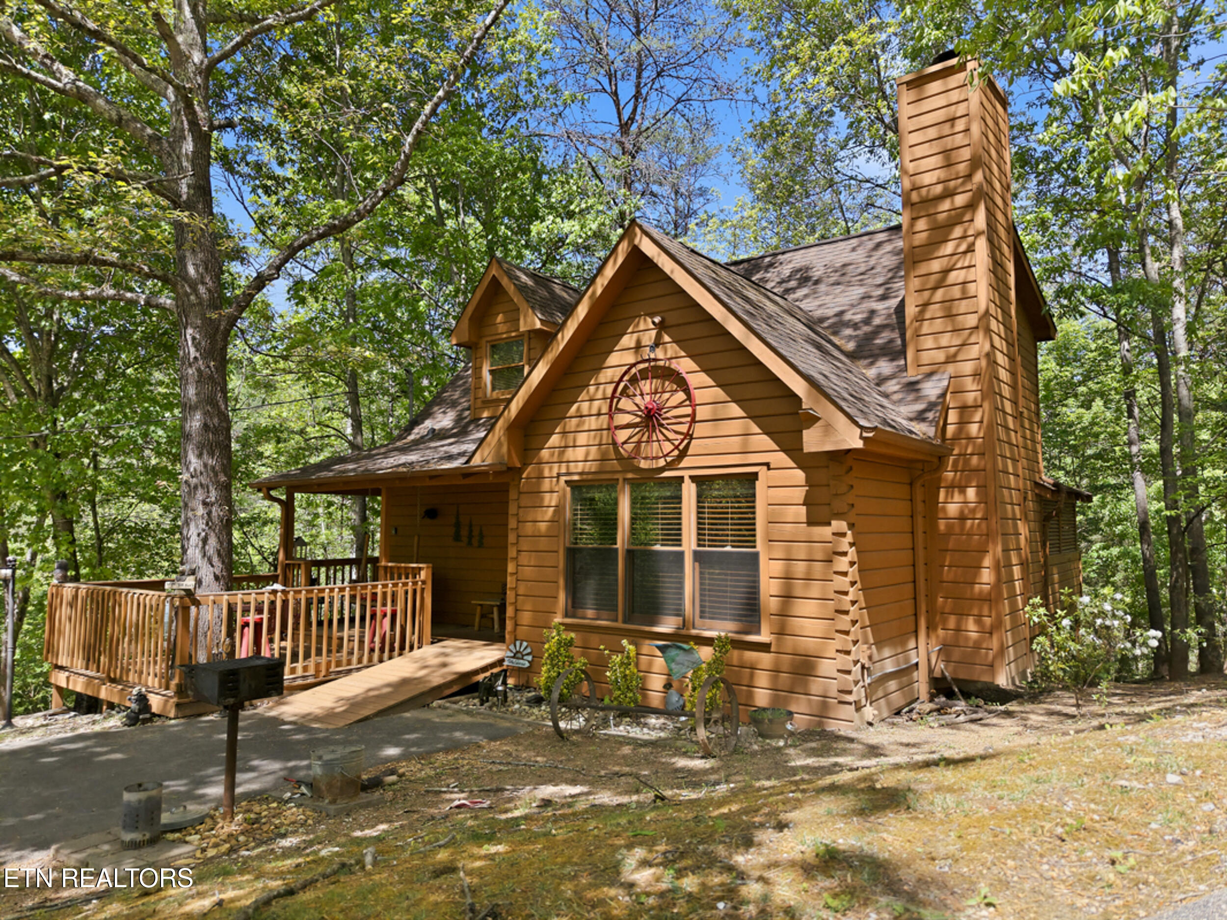 3513 Country Pines Way Sevierville TN 37876