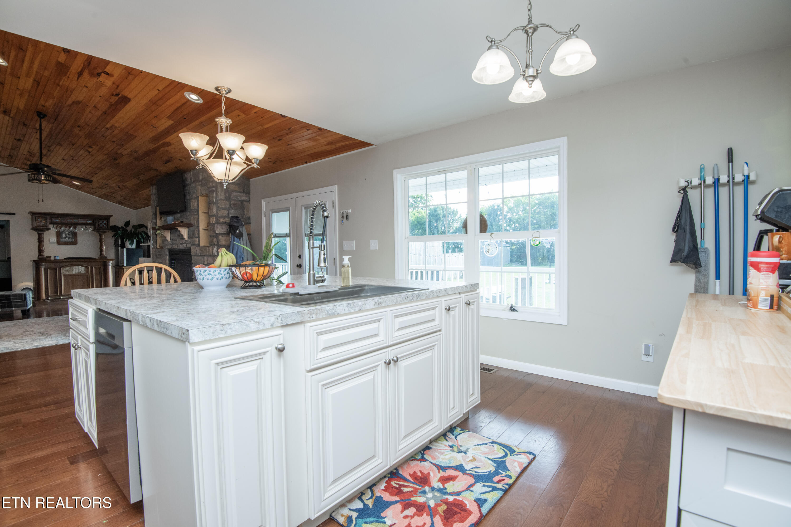 777 Cress Lane Lenoir City TN 37772