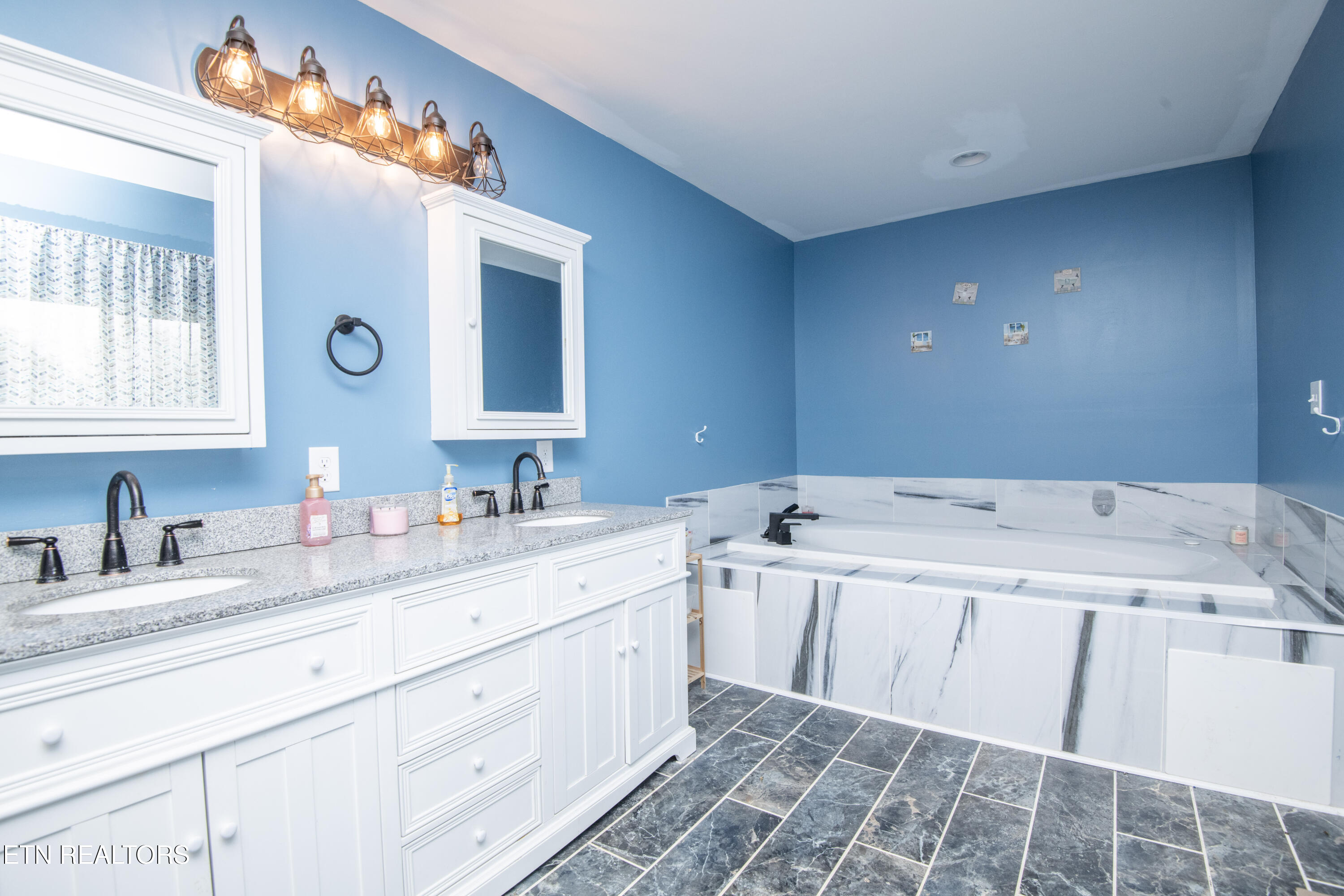 777 Cress Lane Lenoir City TN 37772