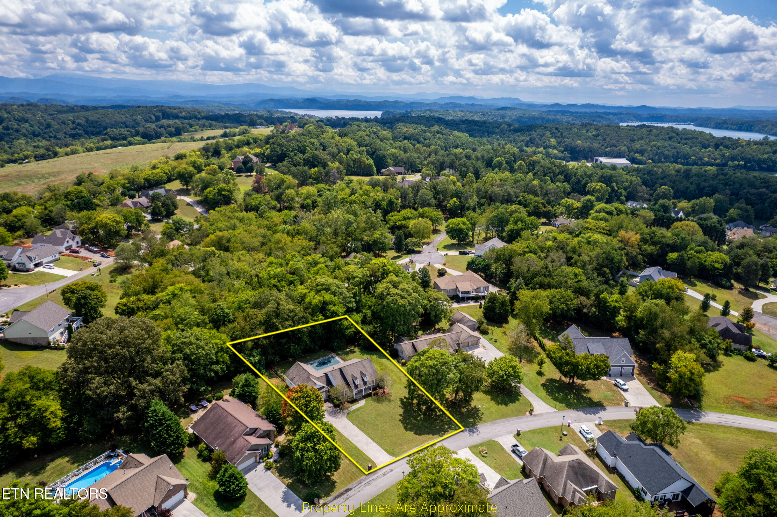1812 Crazy Horse Drive Maryville TN 37801
