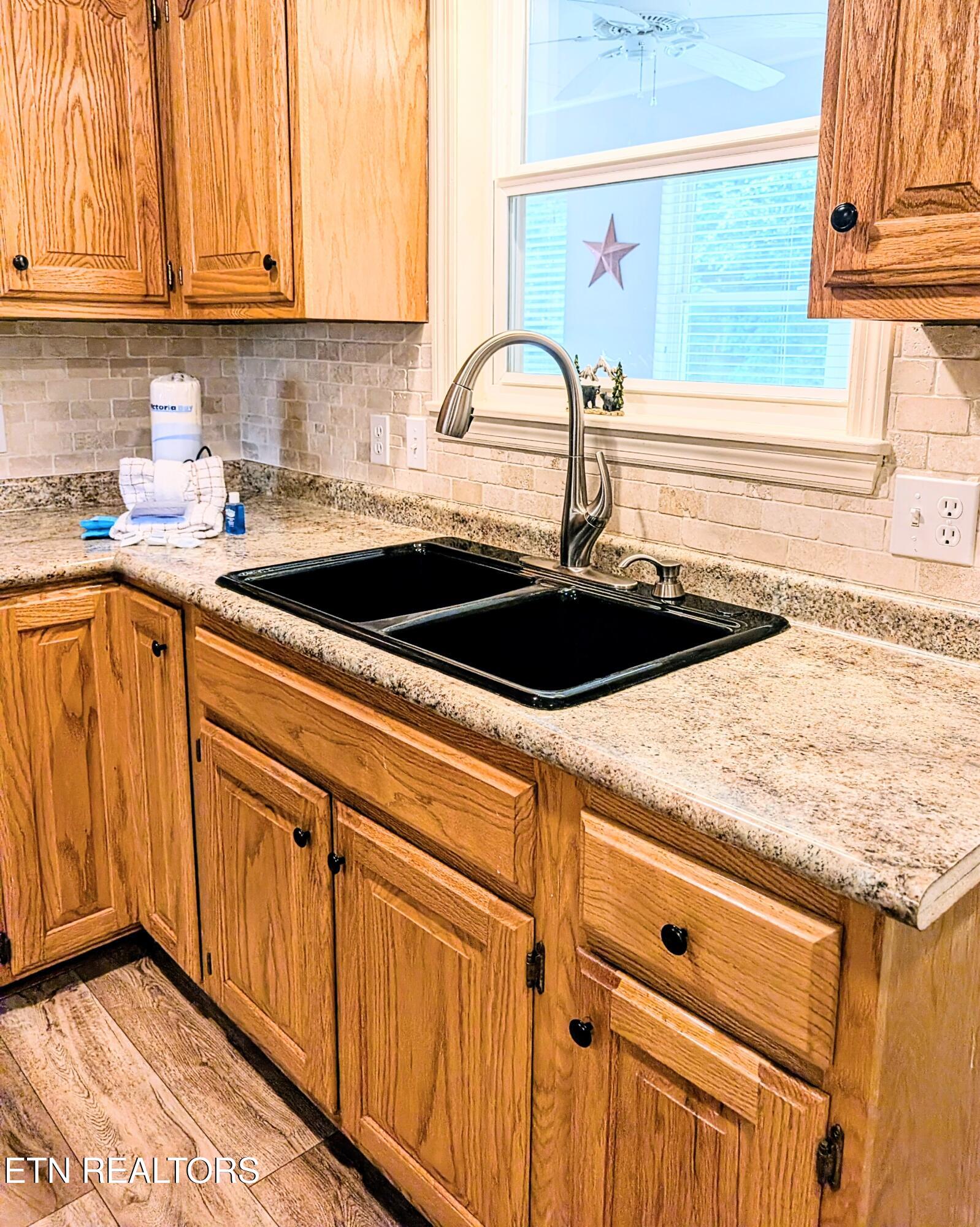 3240 W Laurelwood Avenue Sevierville TN 37862