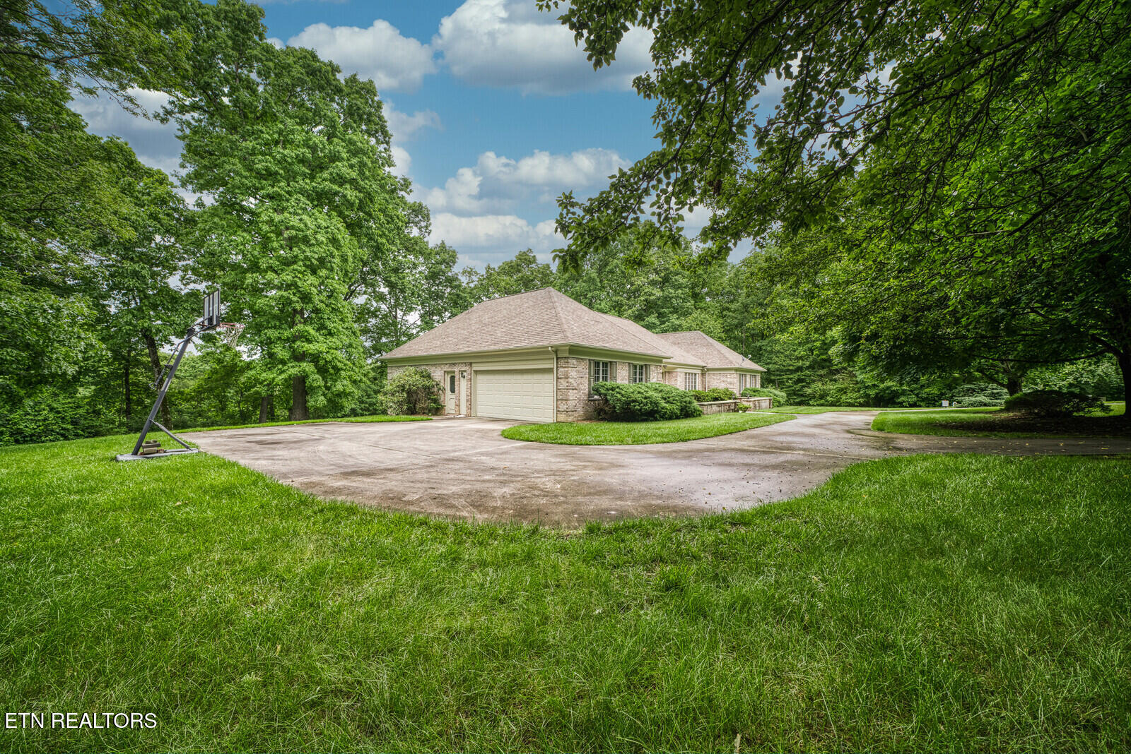60 Bluff Road Crossville TN 38555