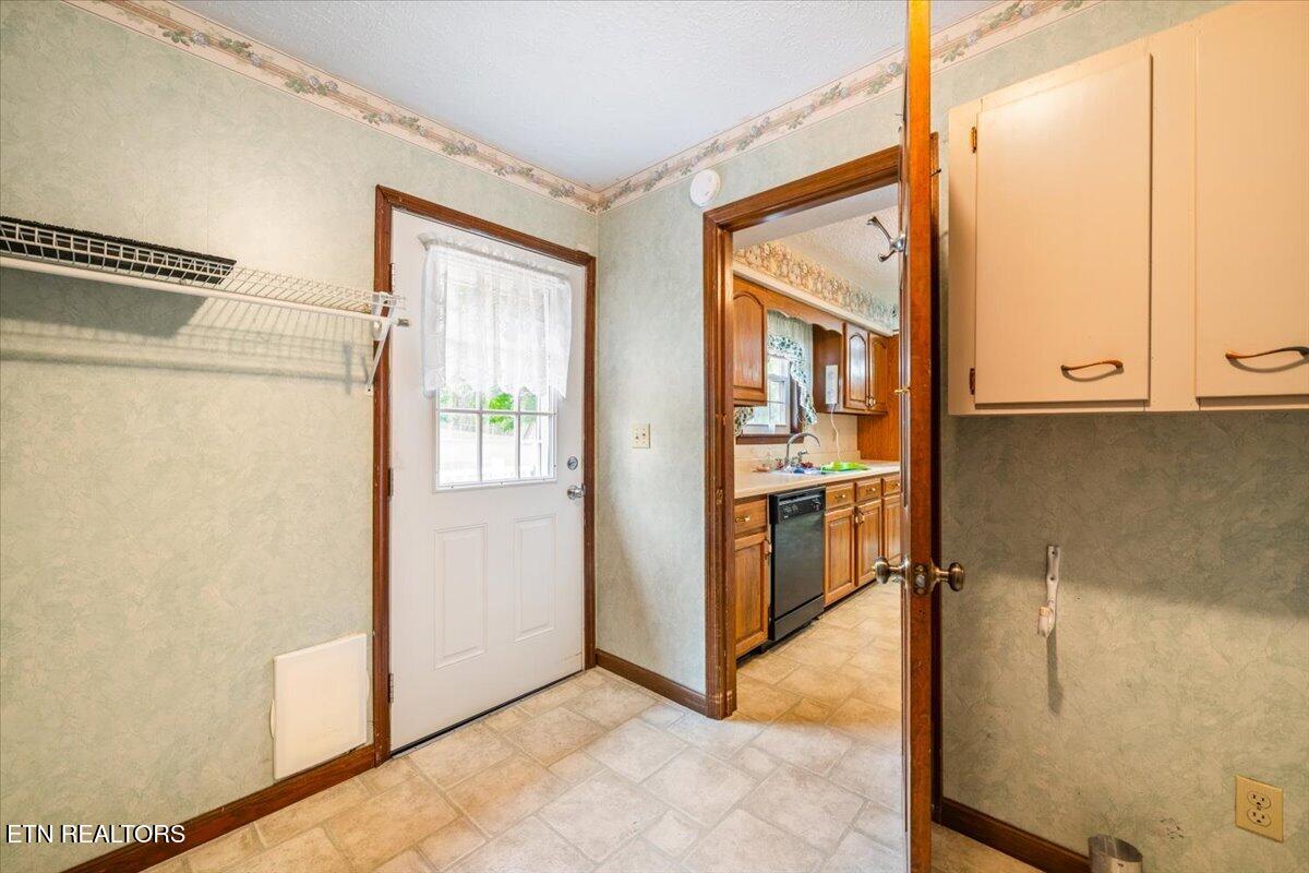 318 Springfield Drive Lafollette TN 37766