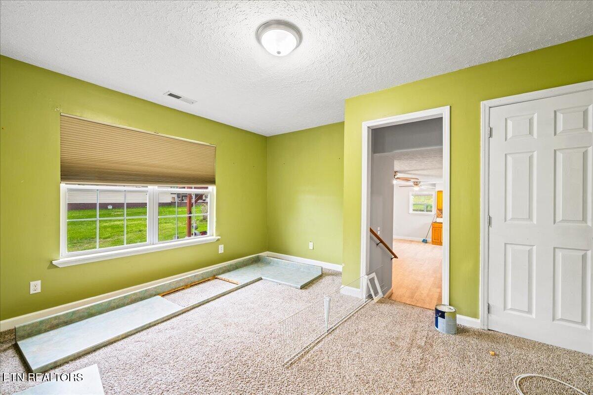 318 Springfield Drive Lafollette TN 37766