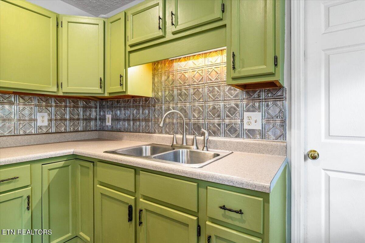 170 S Burress Lane Jacksboro TN 37757