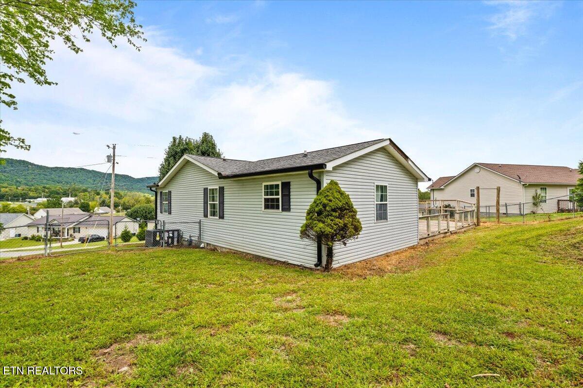 170 S Burress Lane Jacksboro TN 37757