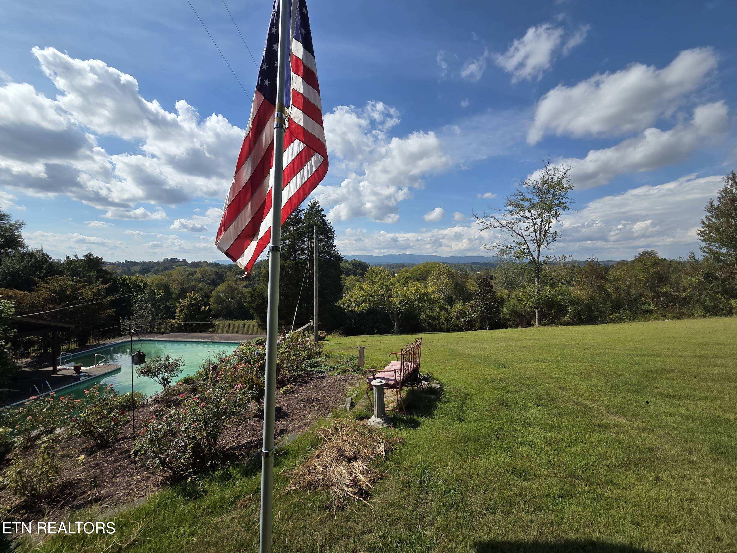 572 Mountain Road Clinton TN 37716