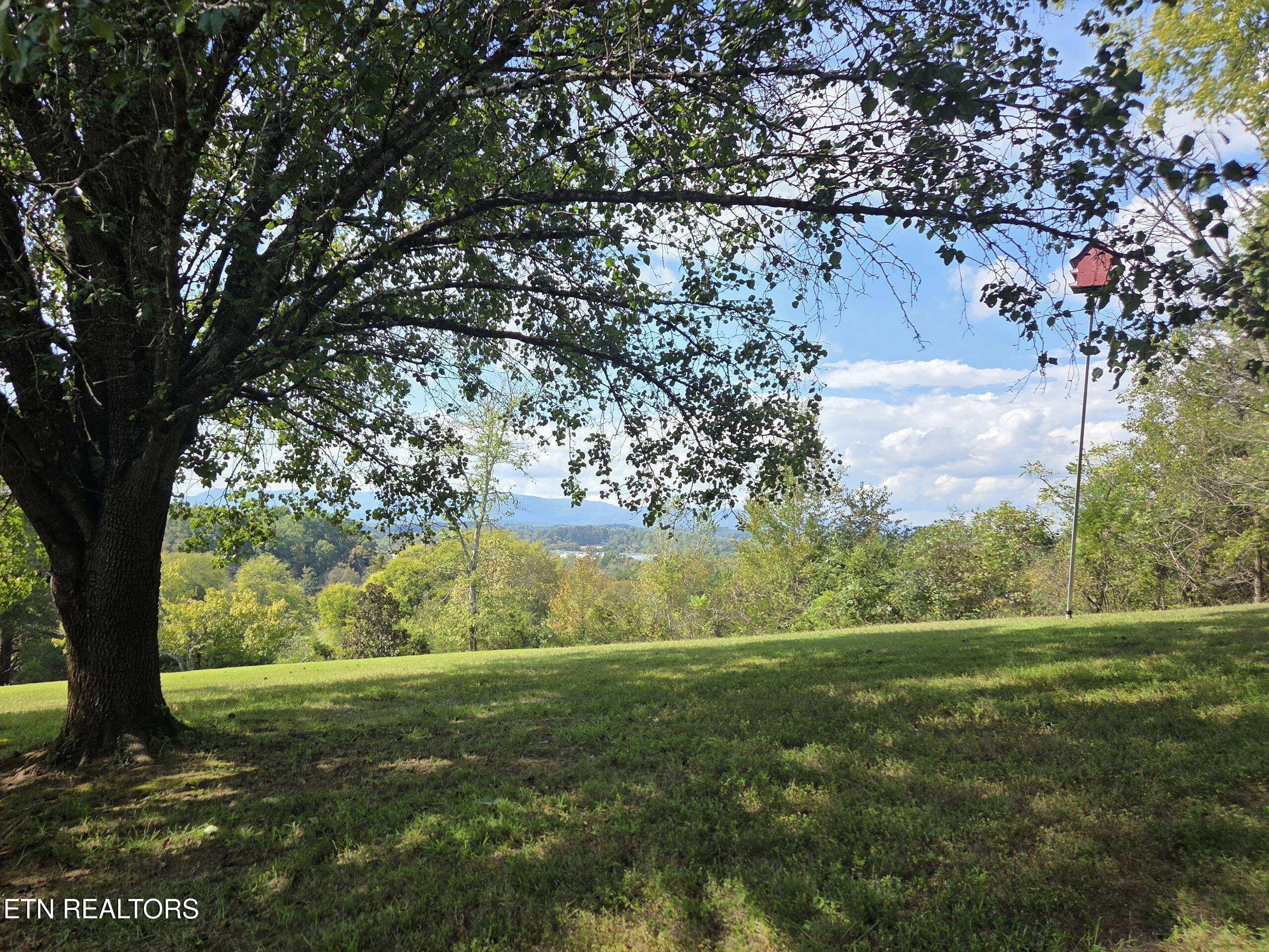 572 Mountain Road Clinton TN 37716