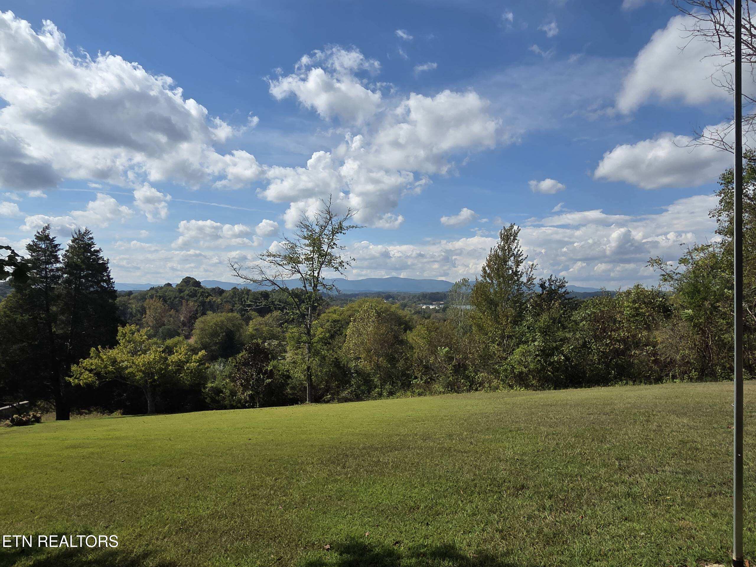 572 Mountain Road Clinton TN 37716