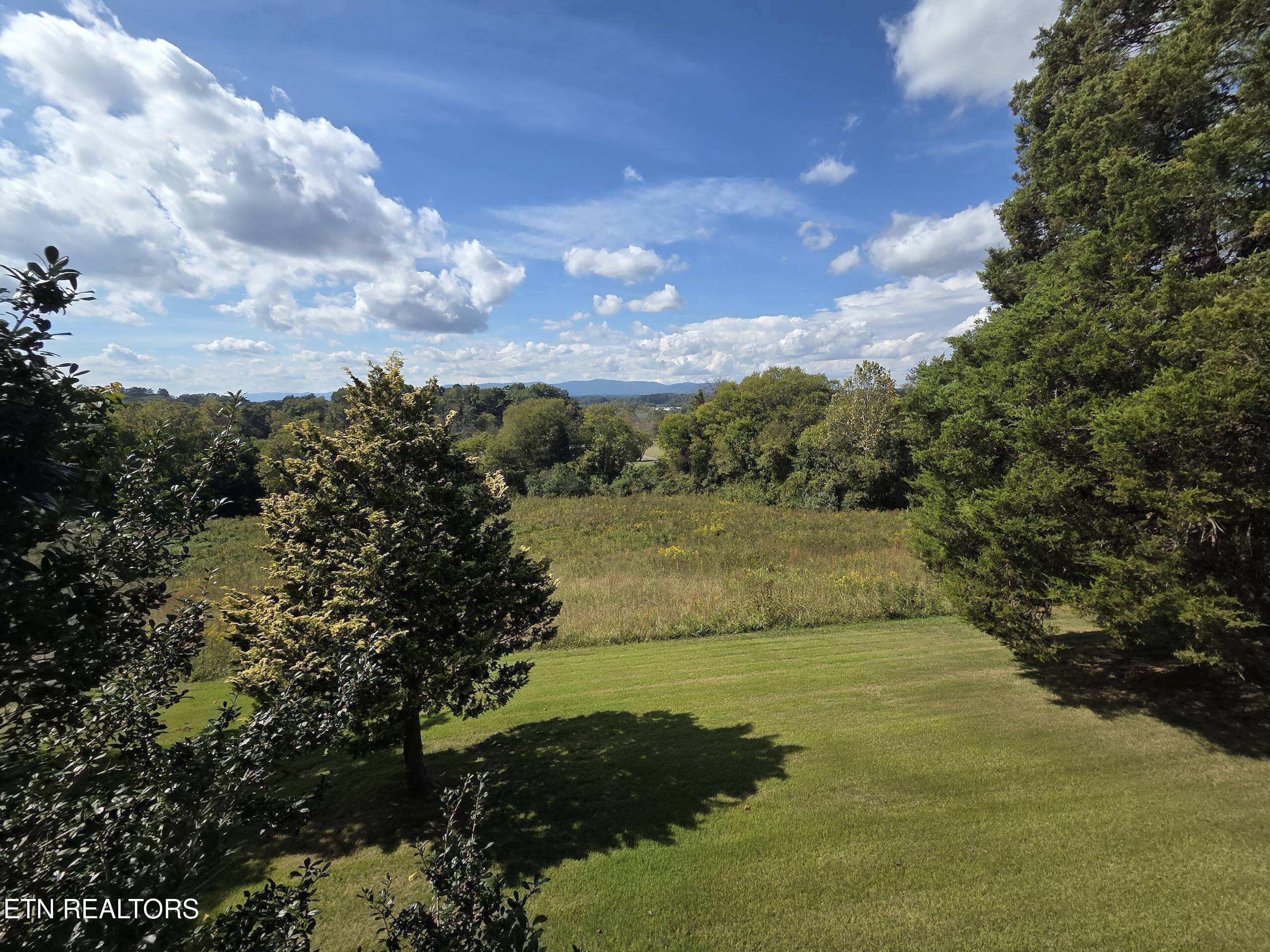 572 Mountain Road Clinton TN 37716