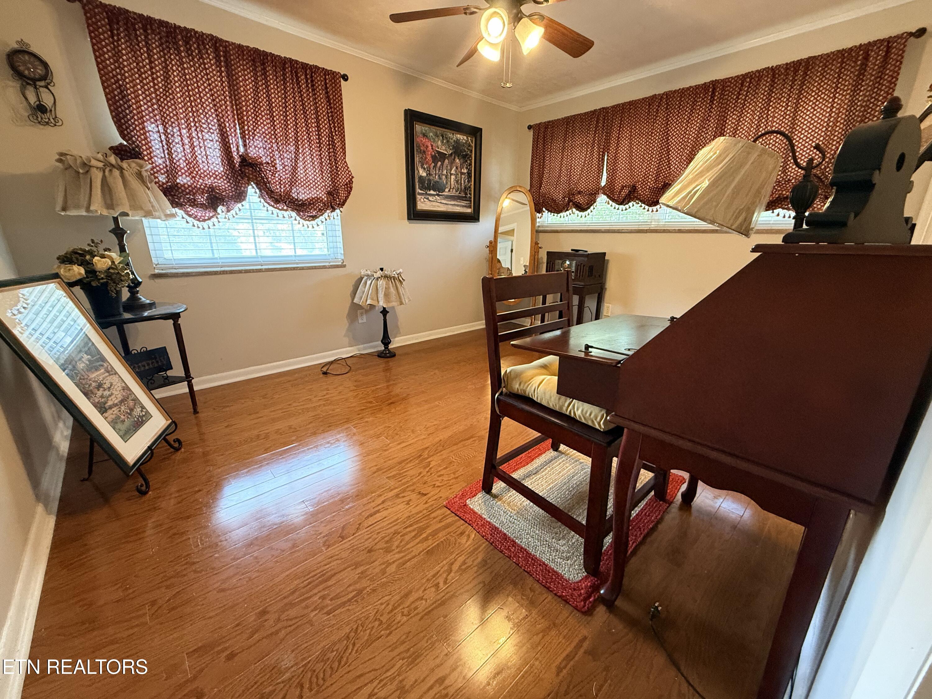 572 Mountain Road Clinton TN 37716