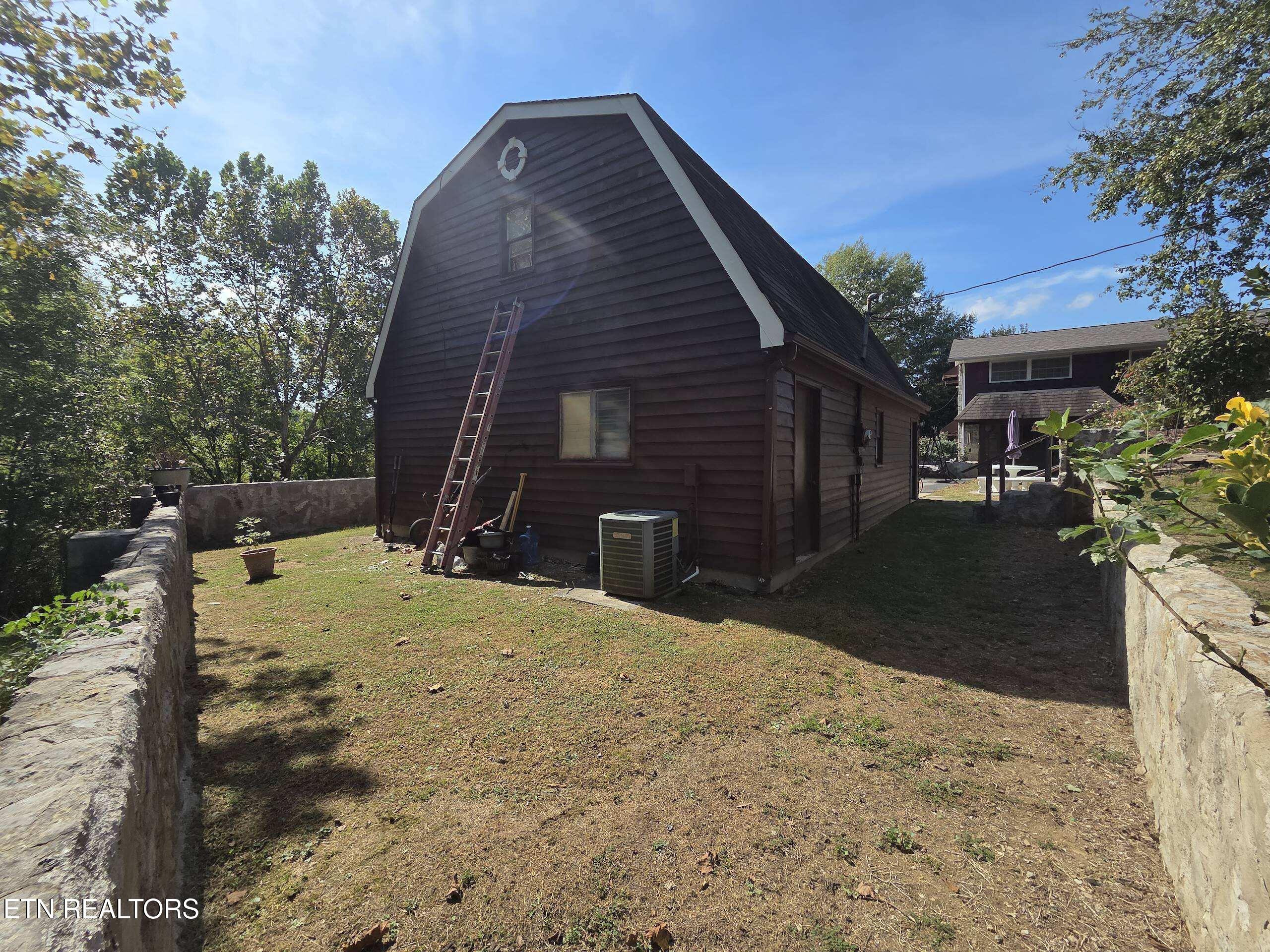 572 Mountain Road Clinton TN 37716