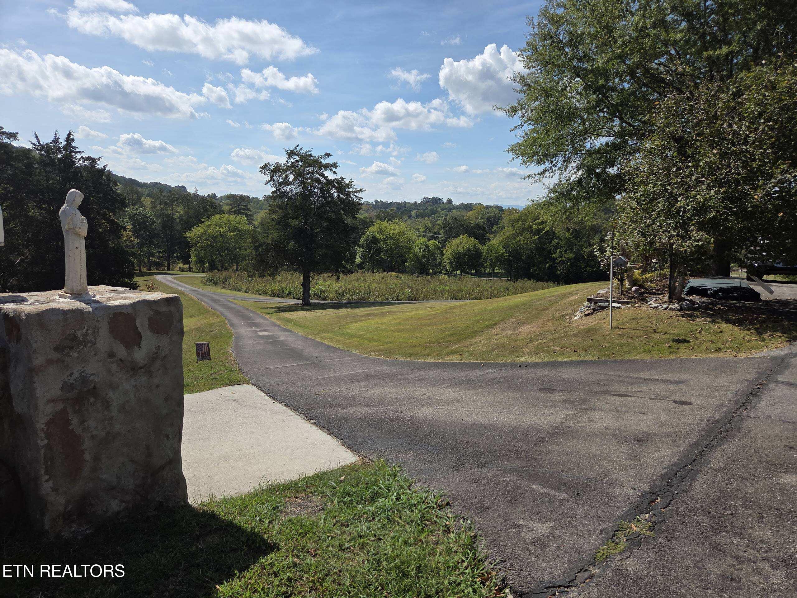 572 Mountain Road Clinton TN 37716