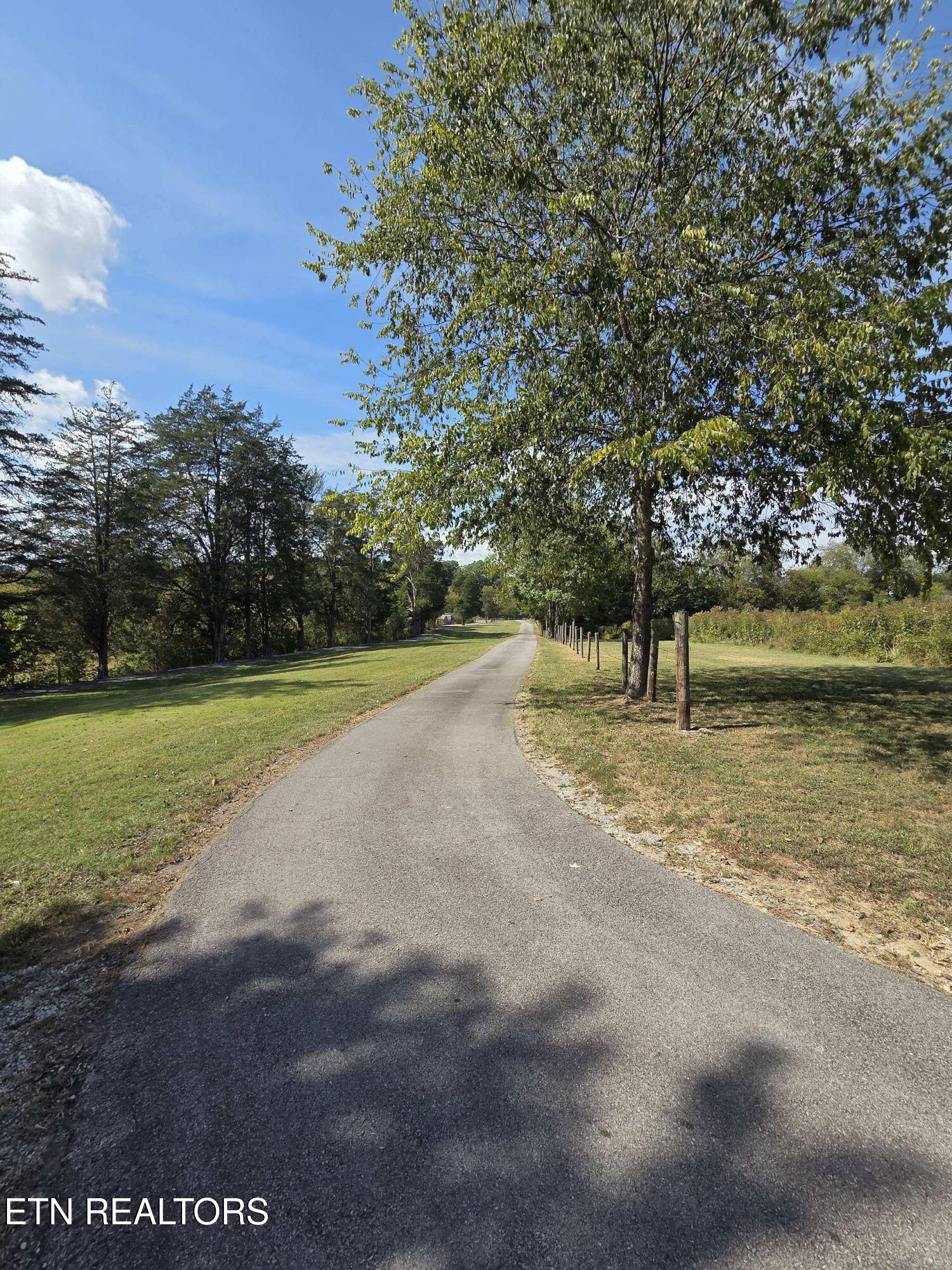 572 Mountain Road Clinton TN 37716