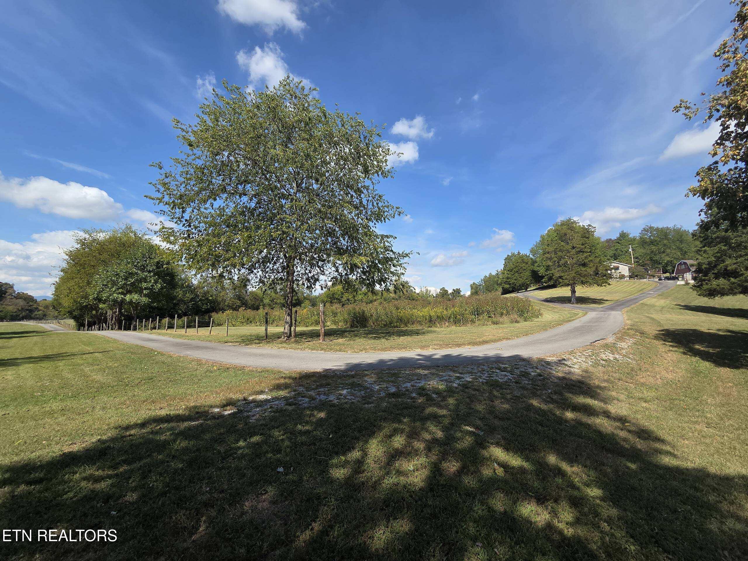 572 Mountain Road Clinton TN 37716