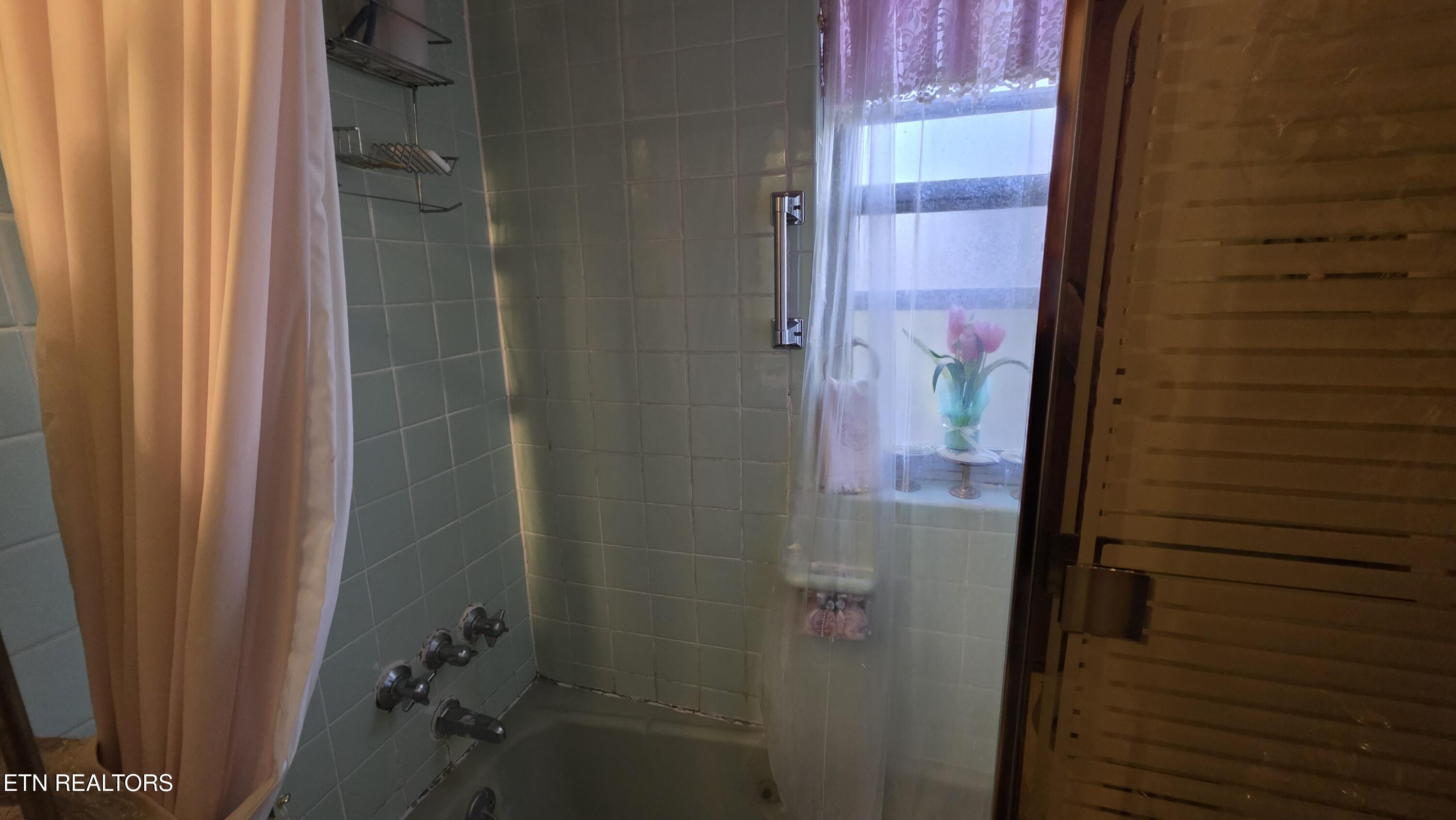 109 Thornton Road Oak Ridge TN 37830