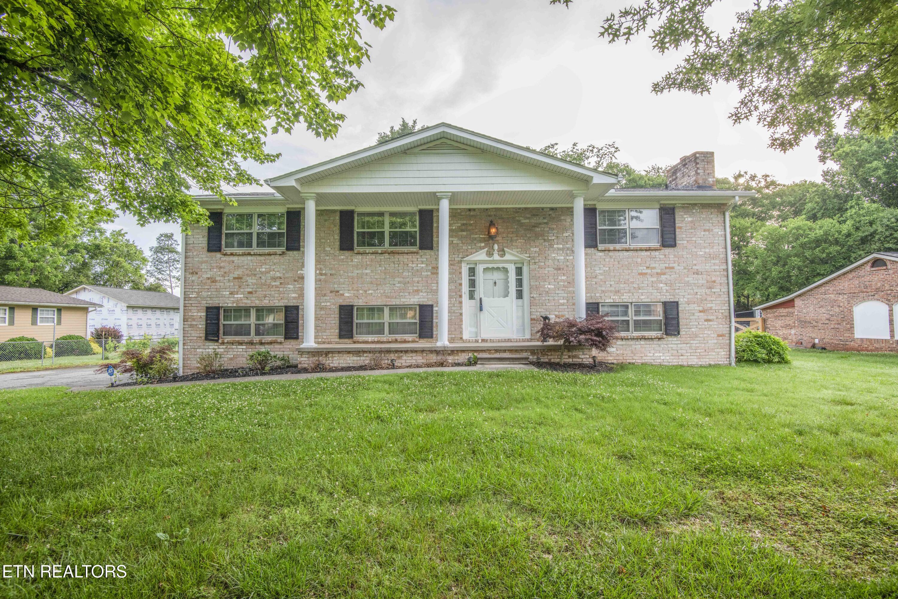 800 Foster Drive Lenoir City TN 37772