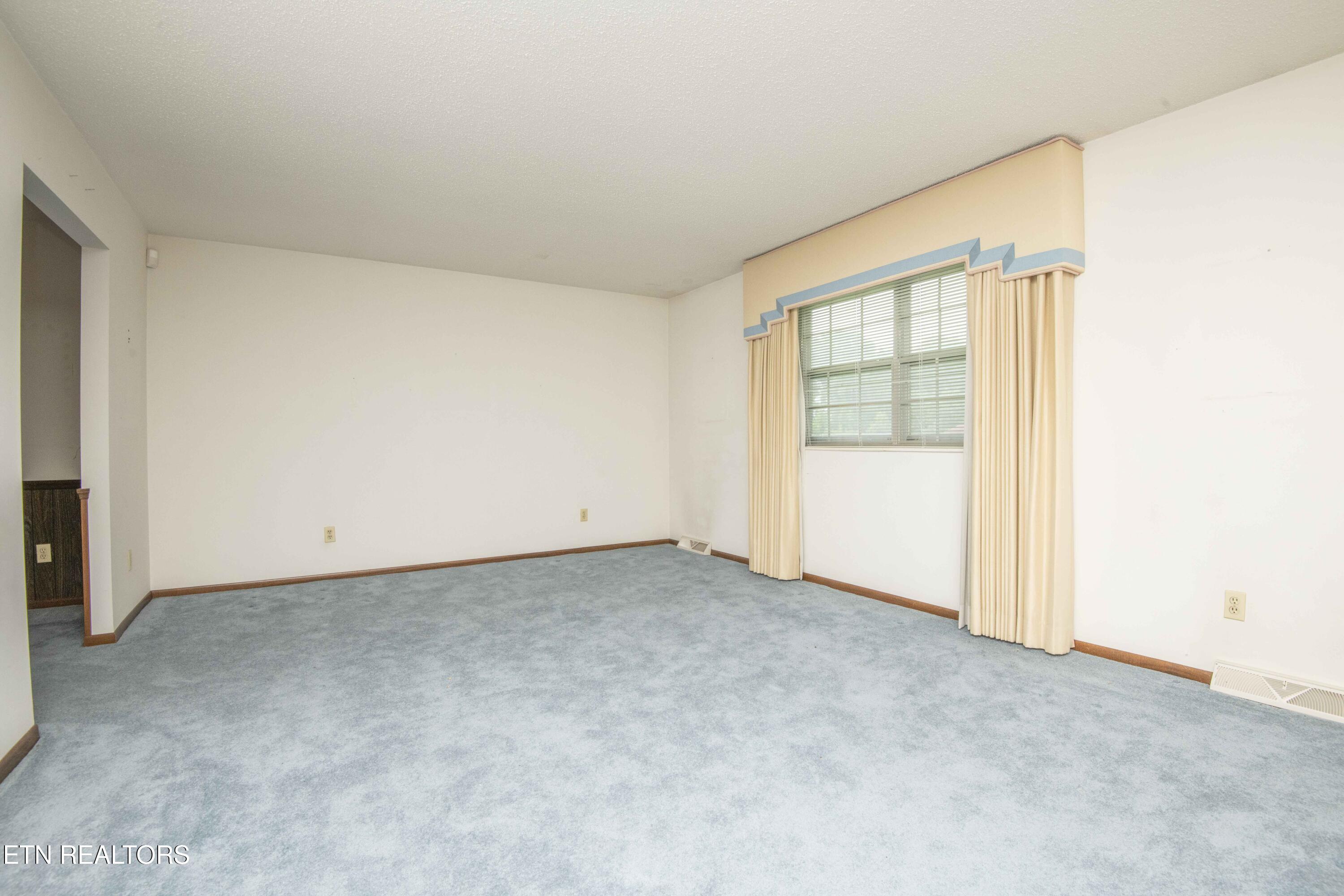 800 Foster Drive Lenoir City TN 37772