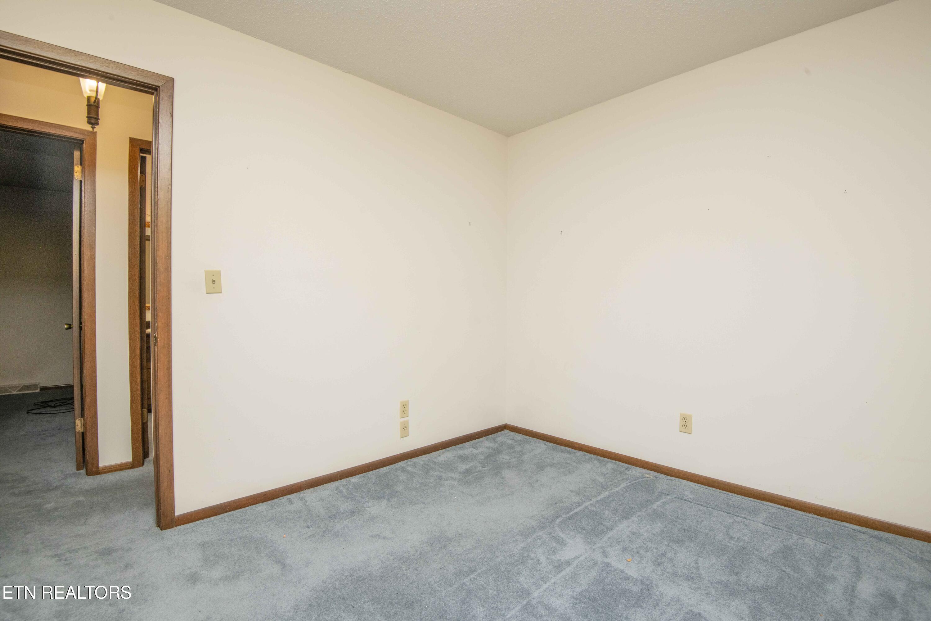 800 Foster Drive Lenoir City TN 37772