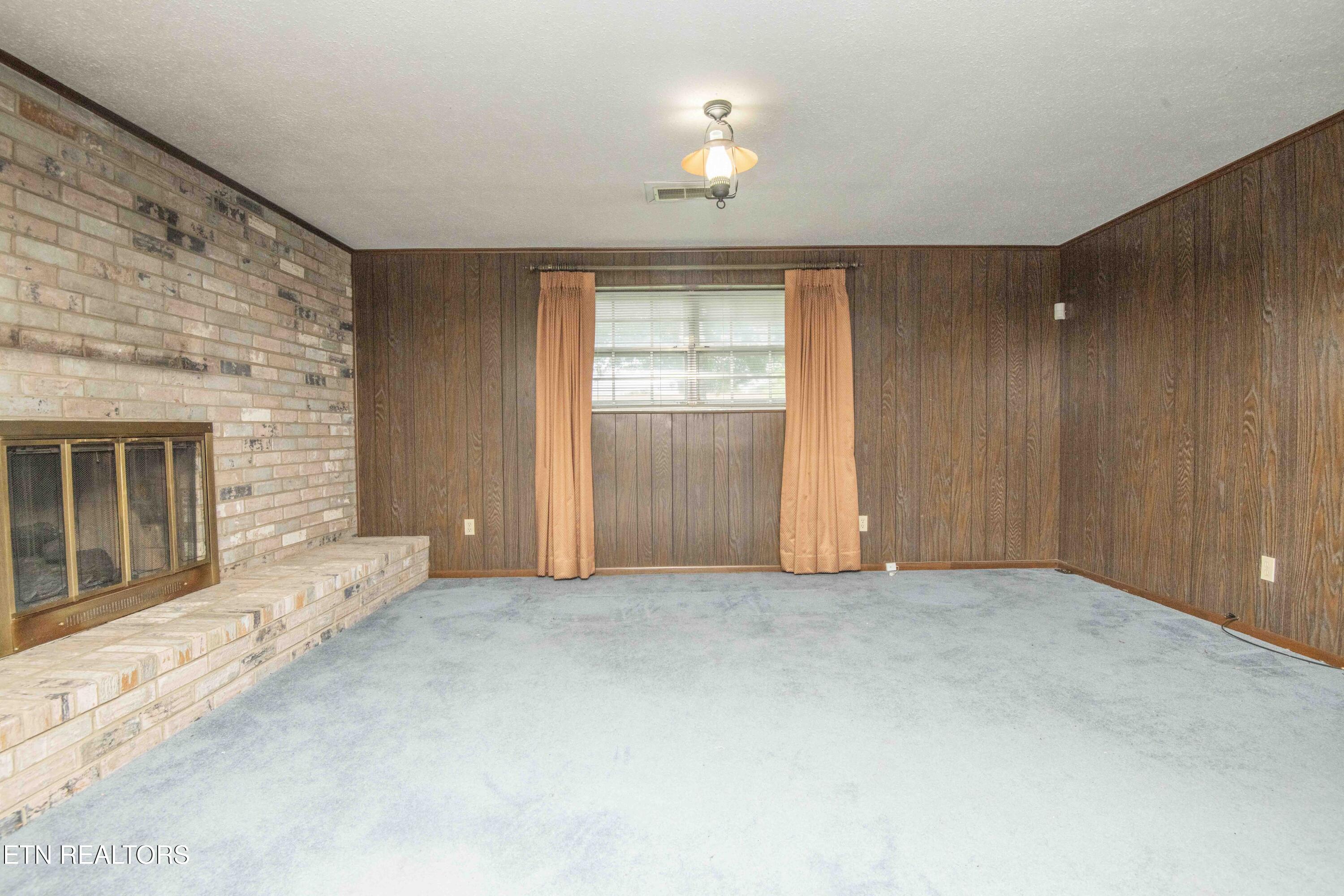 800 Foster Drive Lenoir City TN 37772