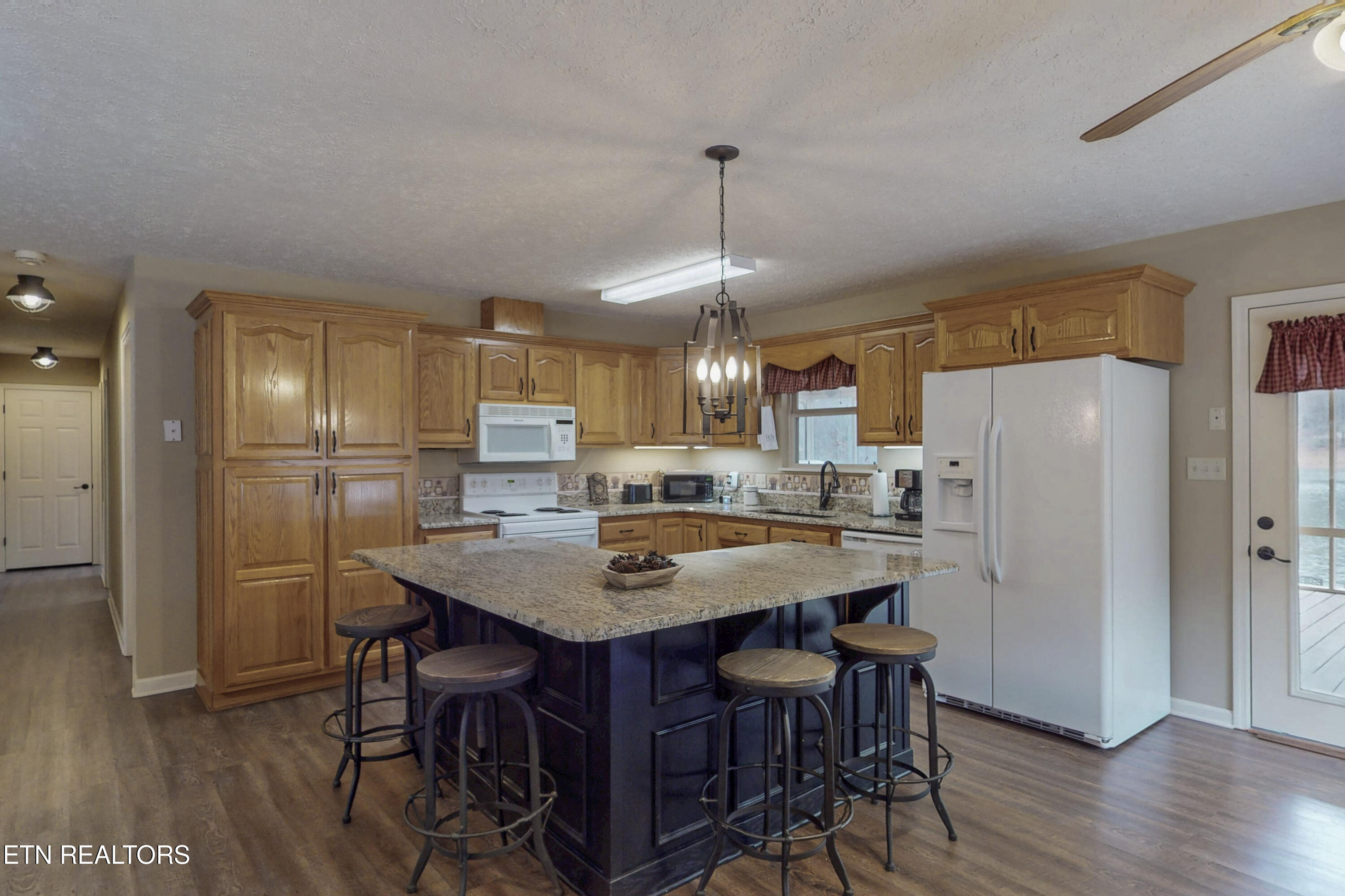 877 Laurel Lake Circle Madisonville TN 37354