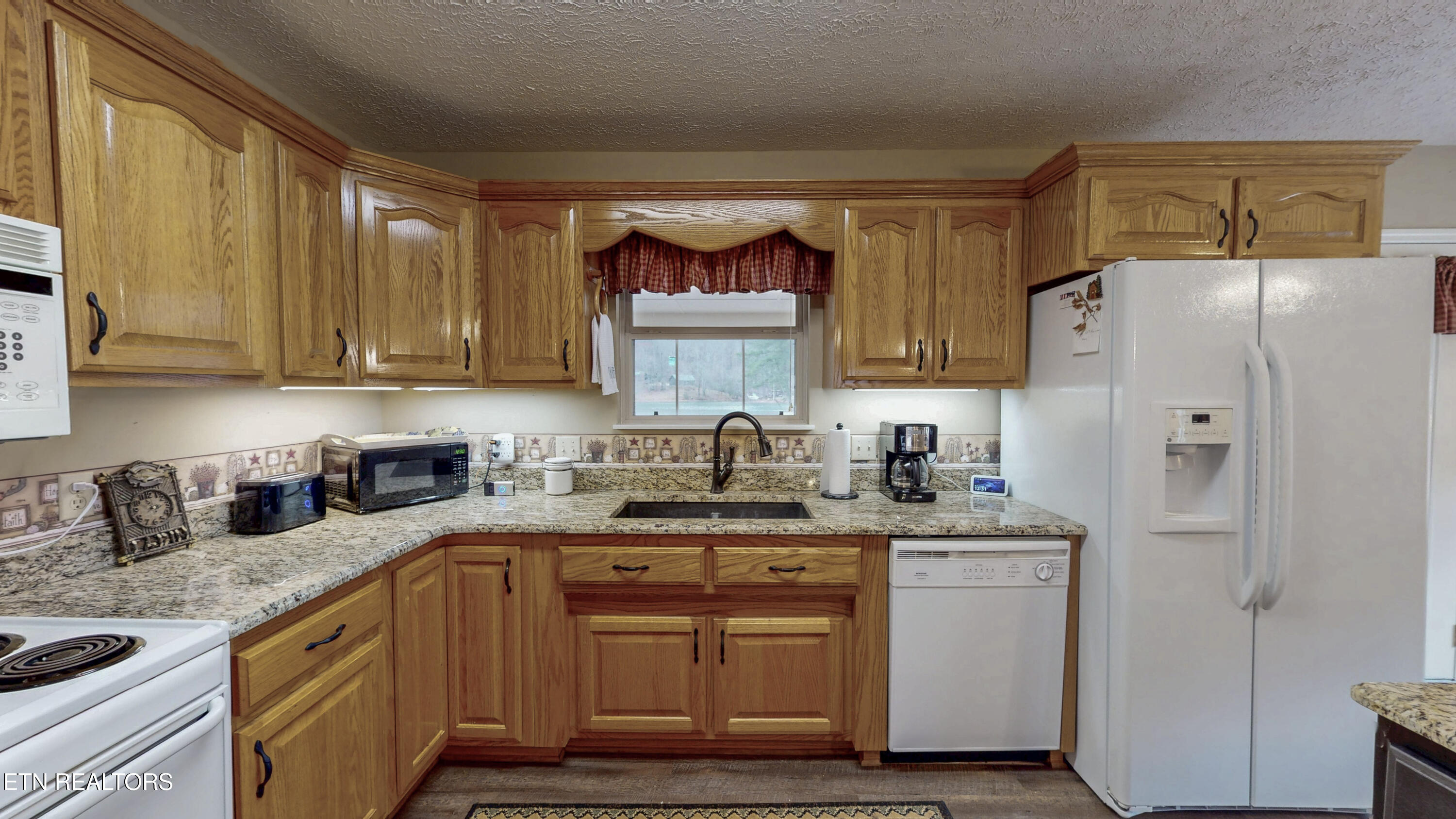 877 Laurel Lake Circle Madisonville TN 37354