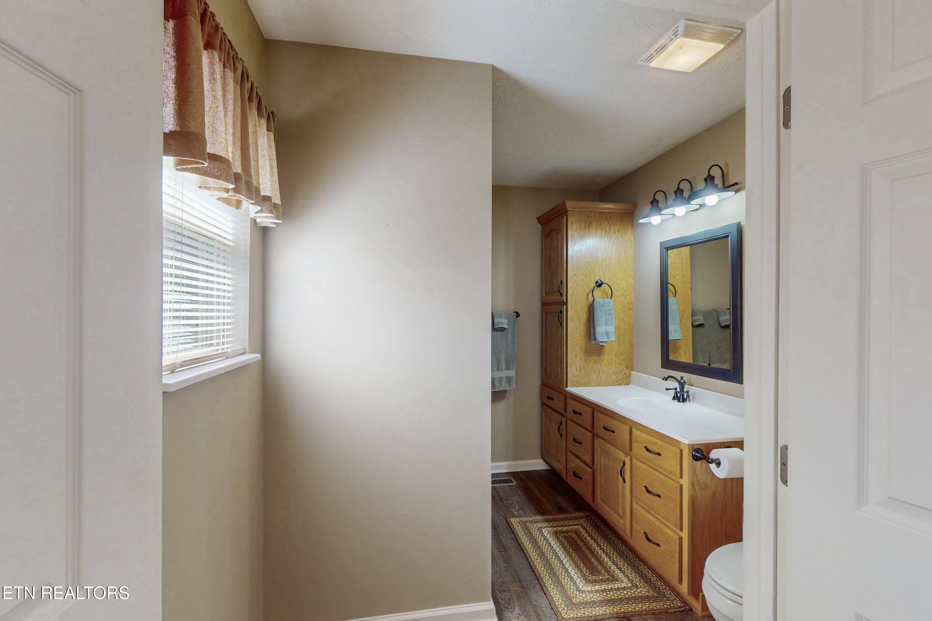 877 Laurel Lake Circle Madisonville TN 37354