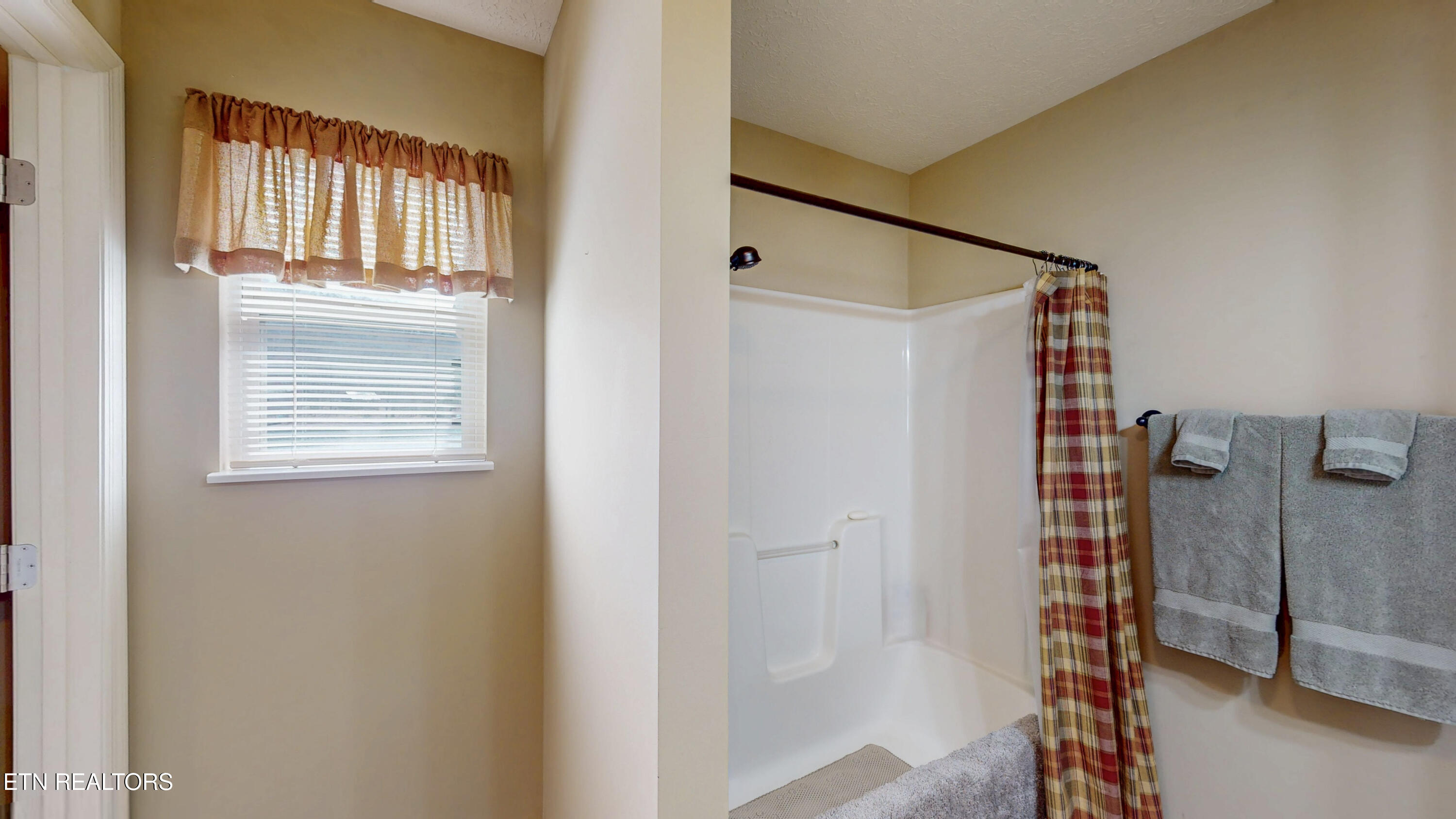 877 Laurel Lake Circle Madisonville TN 37354