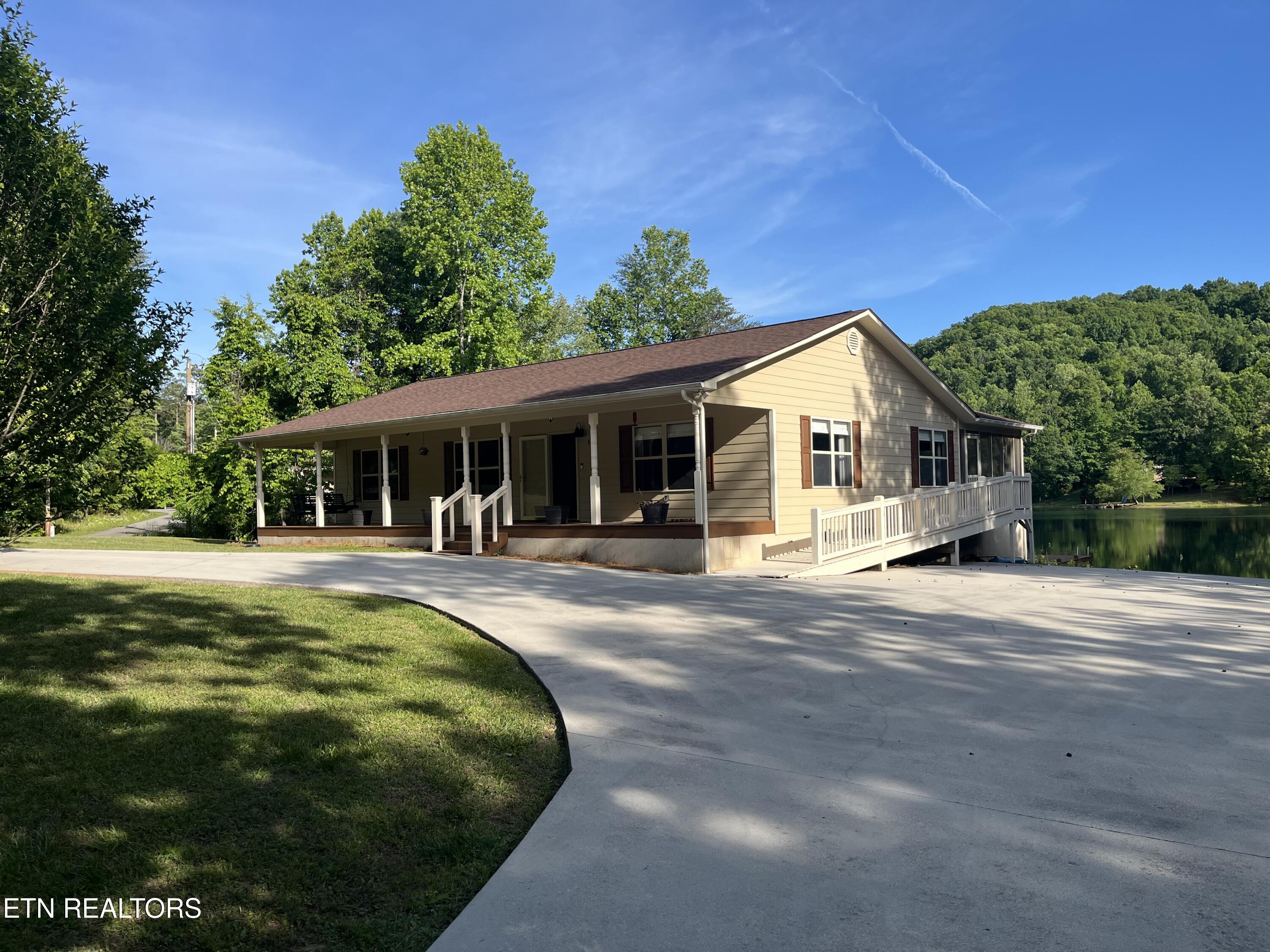 877 Laurel Lake Circle Madisonville TN 37354