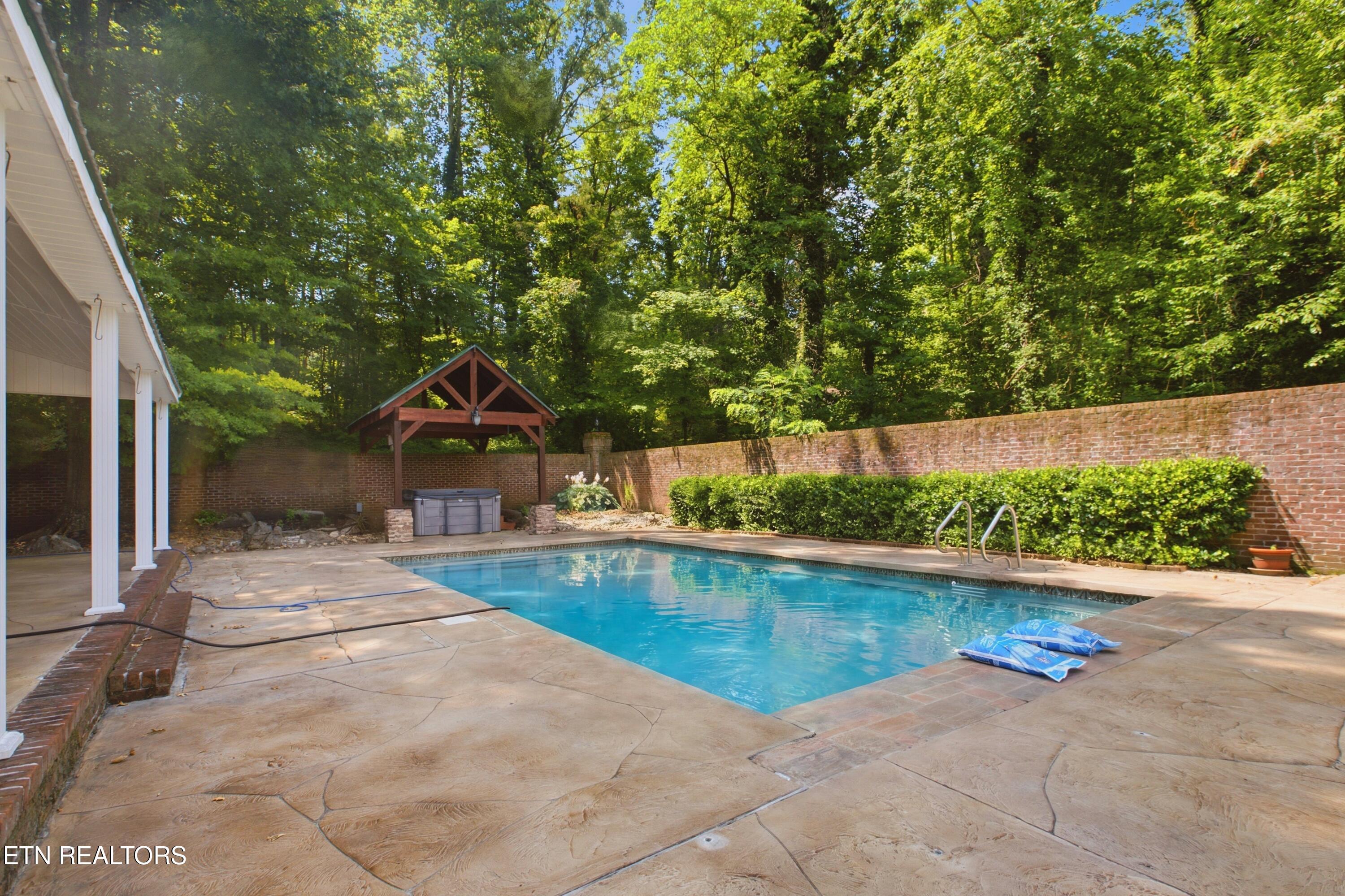 6908 Tallywood Circle Knoxville TN 37918