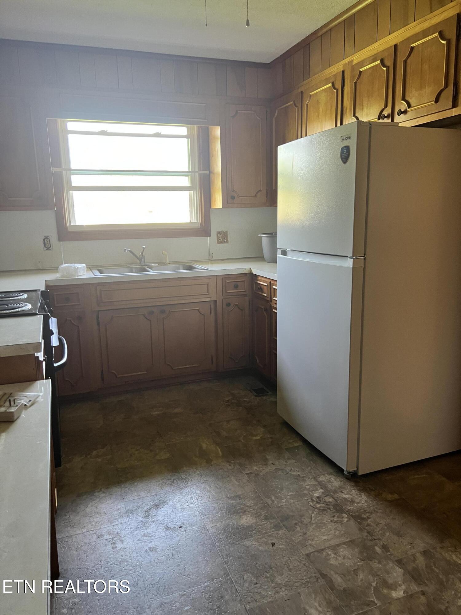 936 Delrose Drive Kingsport TN 37660