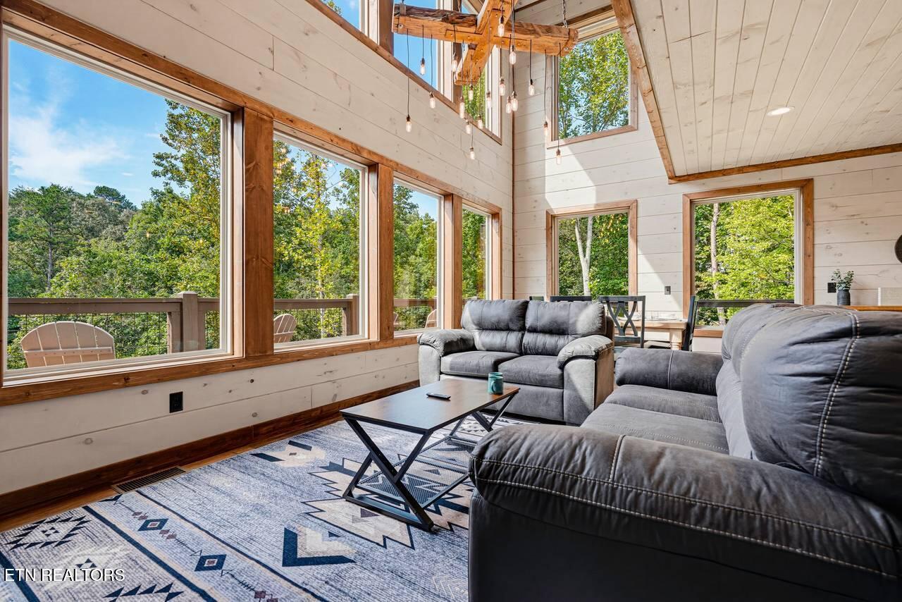 2733 Dogwood Loop Drive Sevierville TN 37876