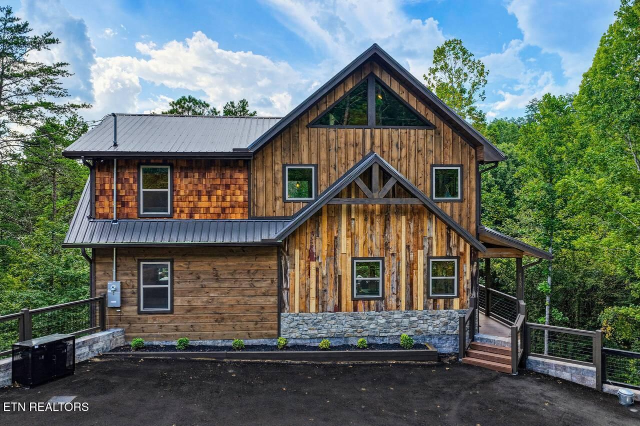 2733 Dogwood Loop Drive Sevierville TN 37876