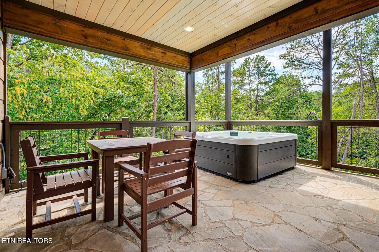 2733 Dogwood Loop Drive Sevierville TN 37876