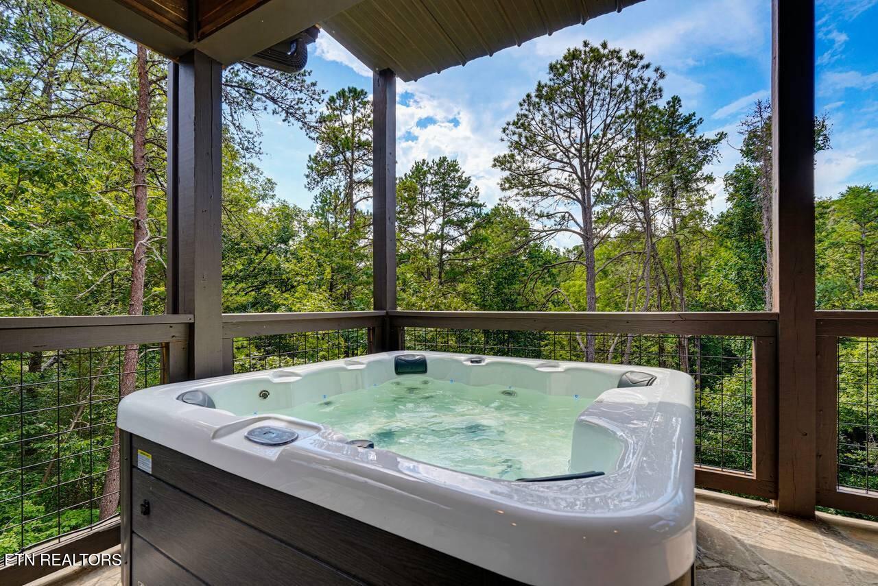 2733 Dogwood Loop Drive Sevierville TN 37876