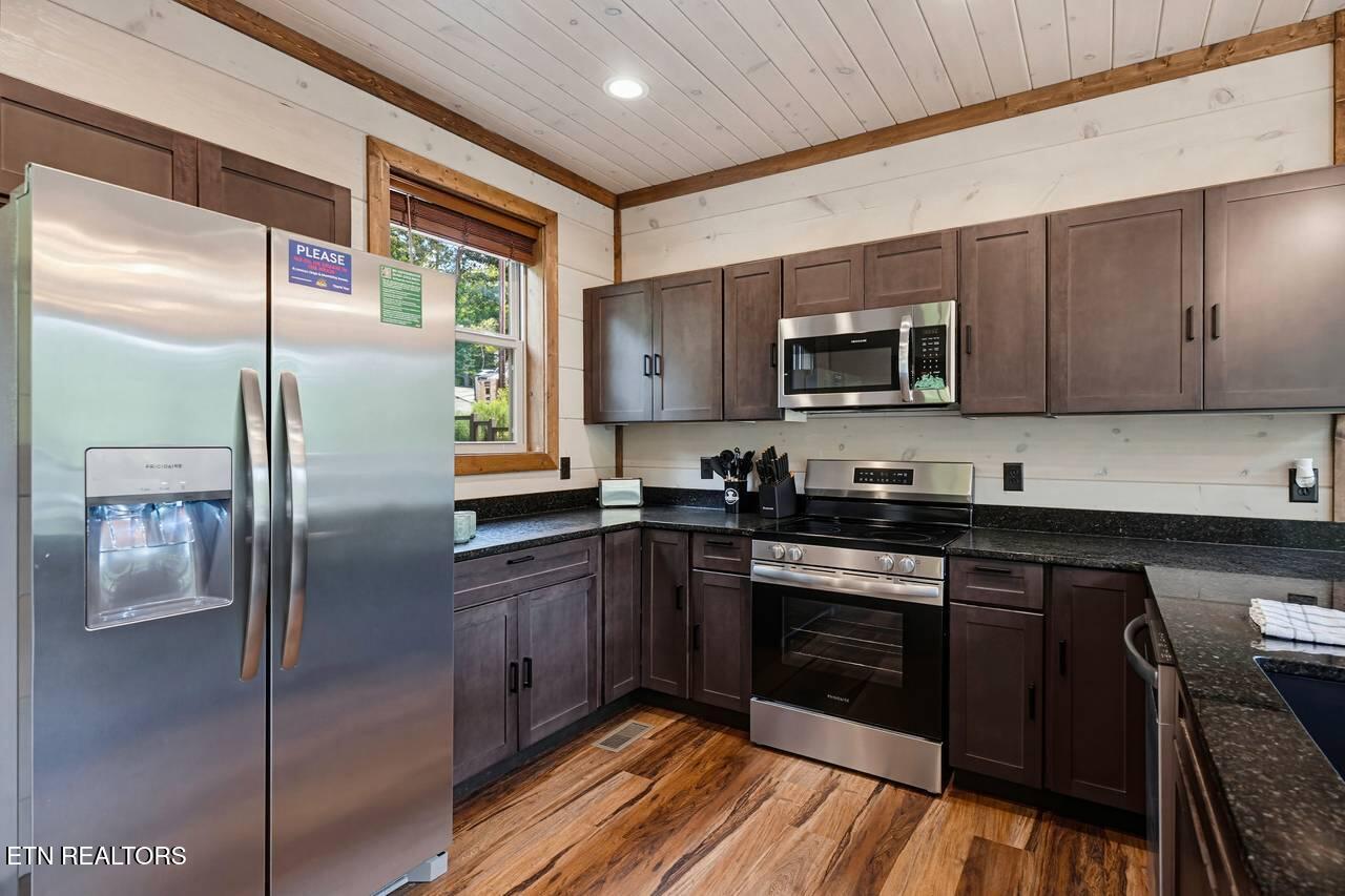 2733 Dogwood Loop Drive Sevierville TN 37876
