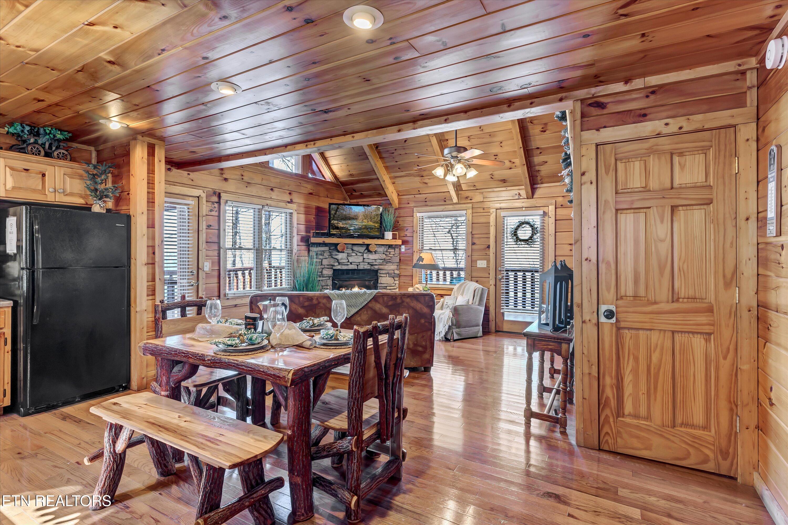 1904 Rhododendron Lane Sevierville TN 37876
