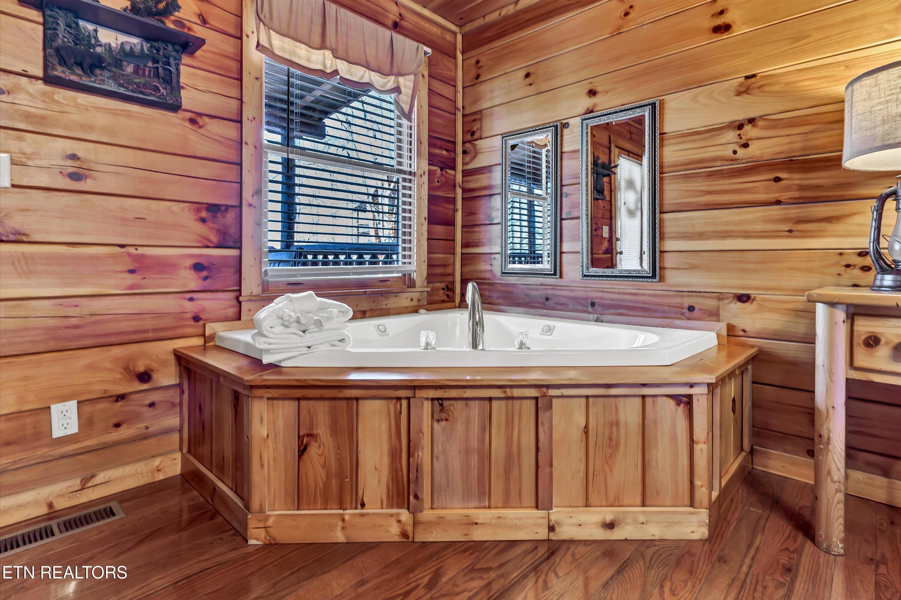 1904 Rhododendron Lane Sevierville TN 37876