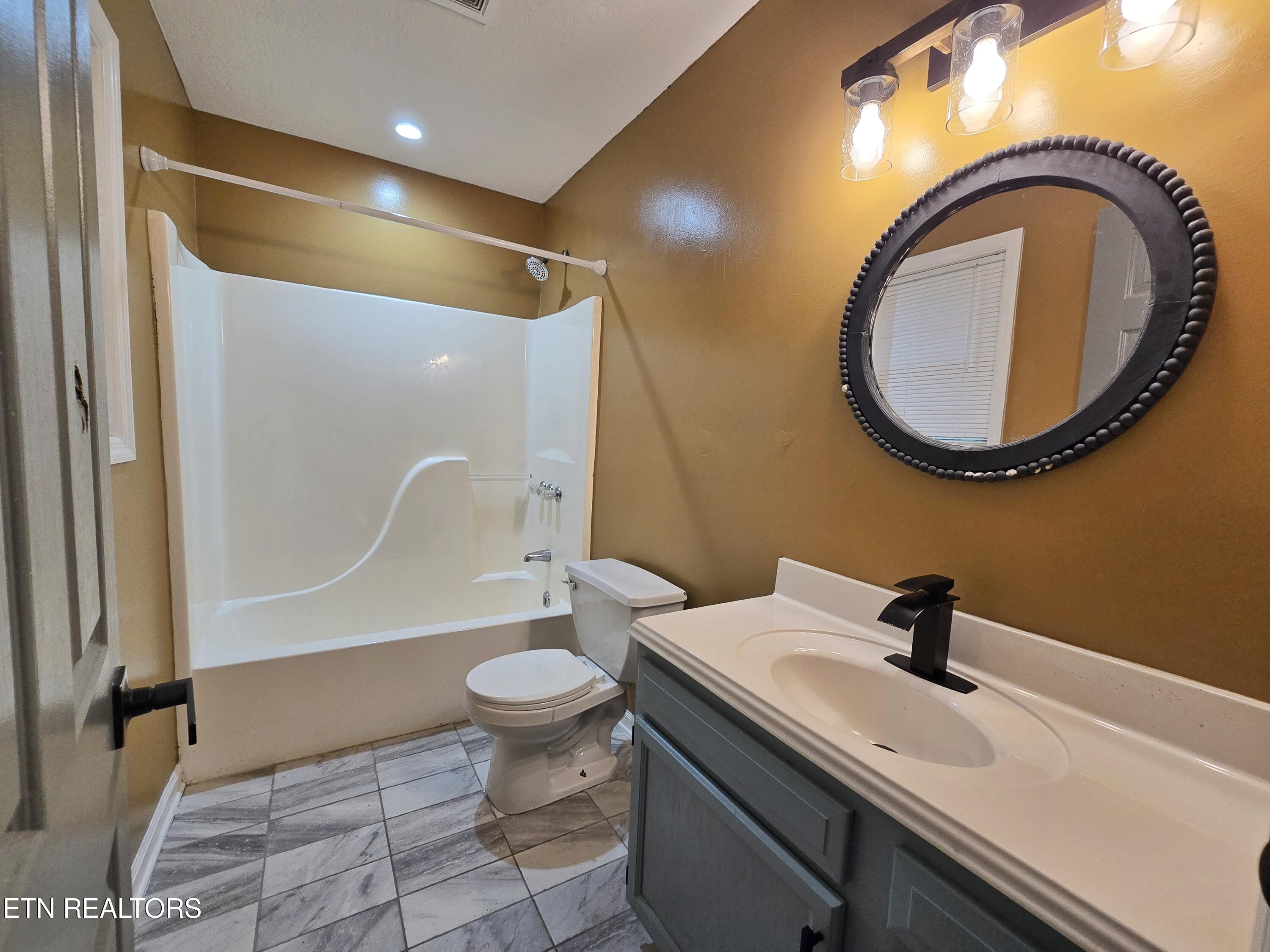 516 N 11th Street Lafollette TN 37766