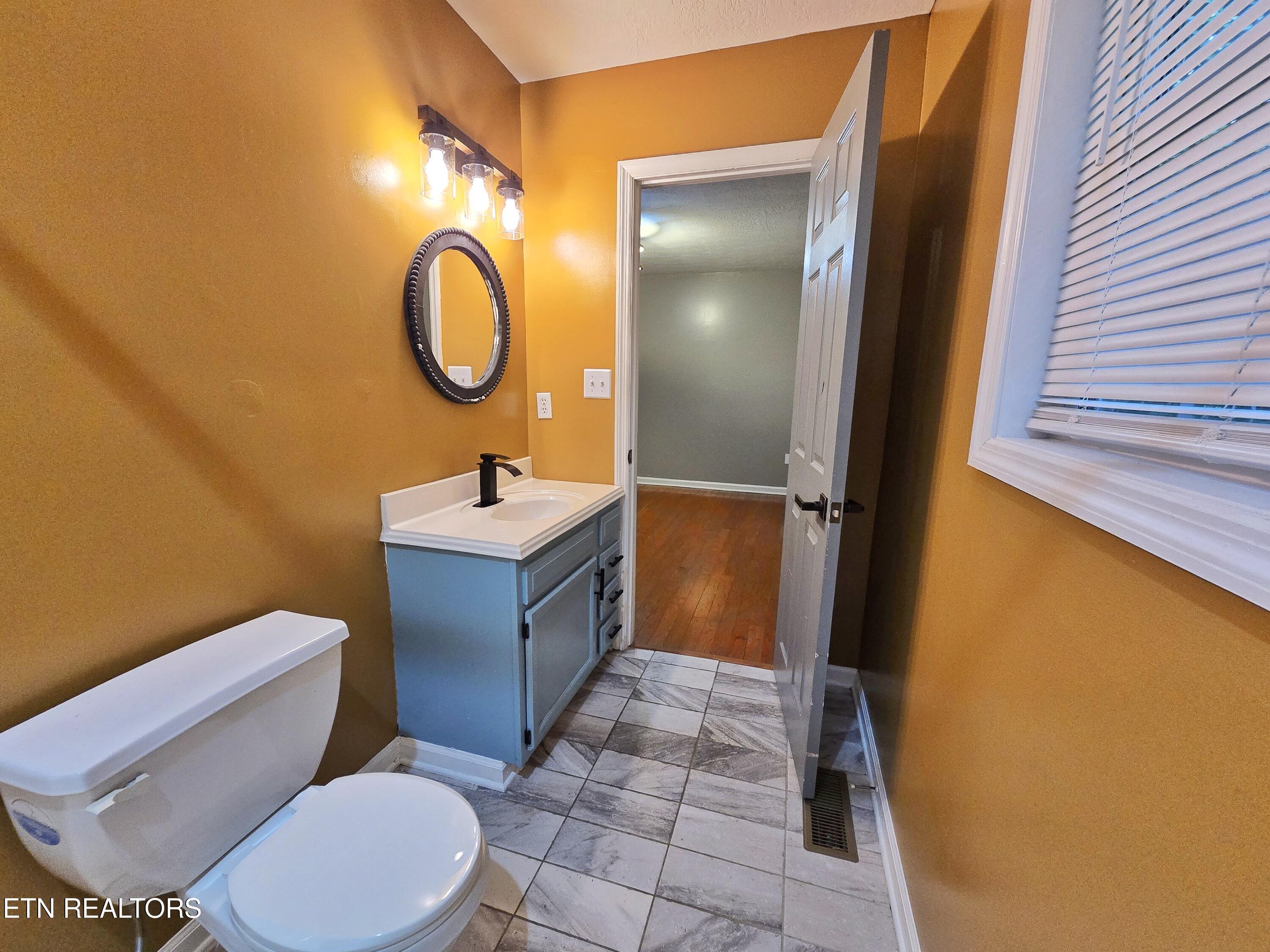 516 N 11th Street Lafollette TN 37766