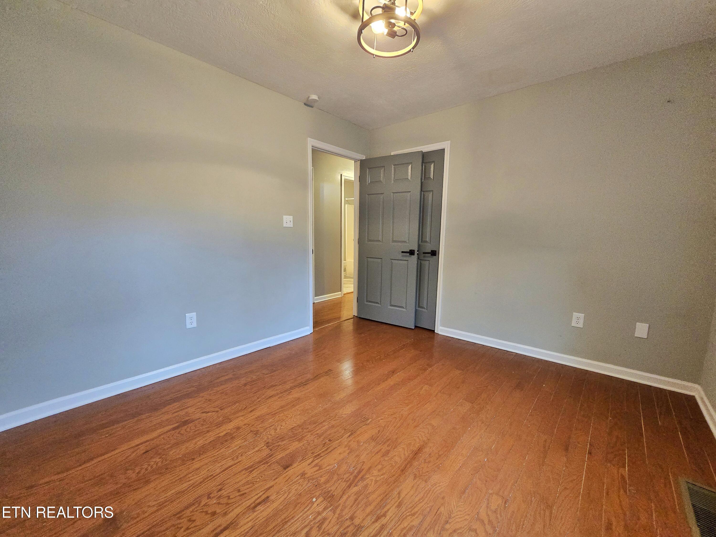 516 N 11th Street Lafollette TN 37766